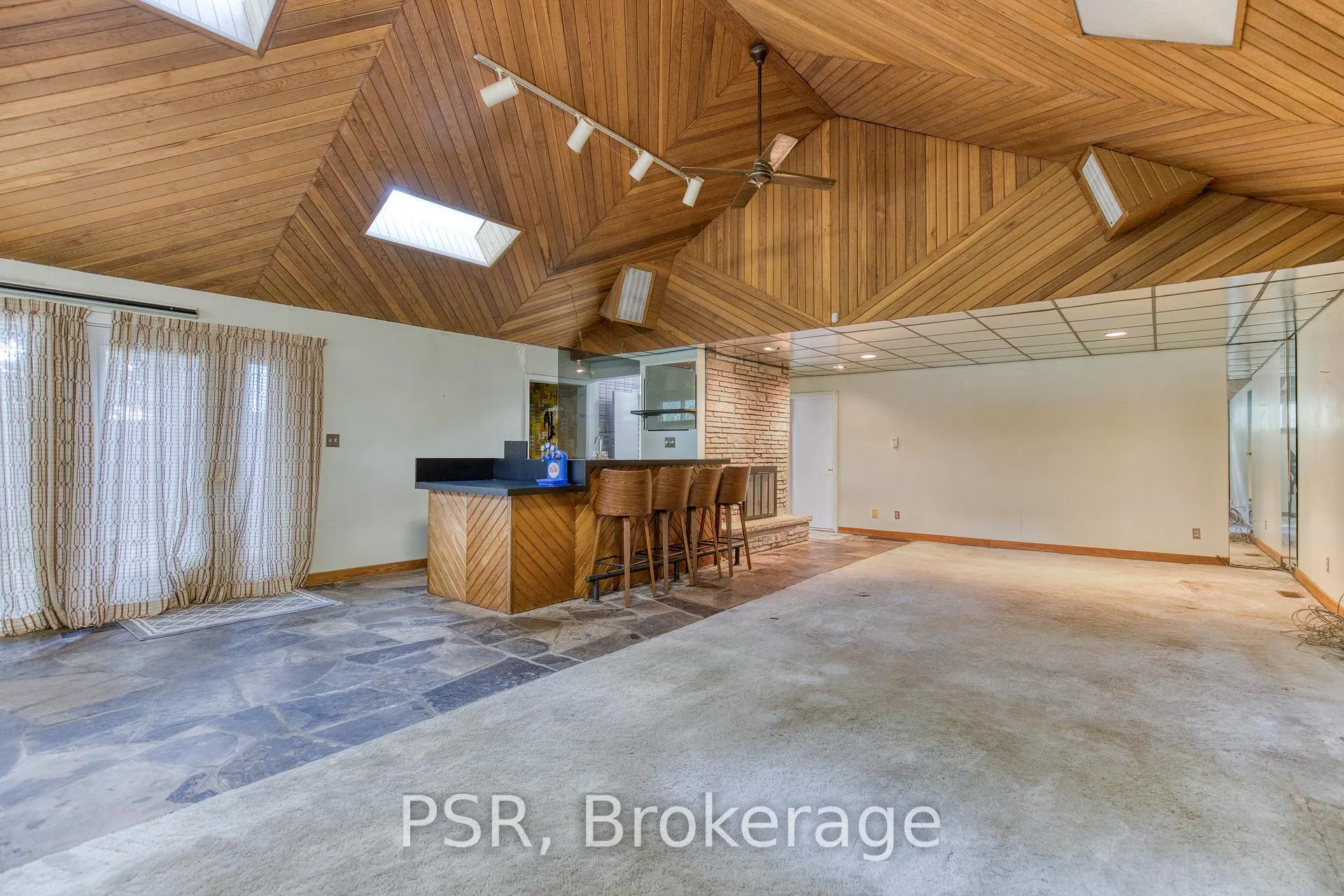 Photo 15 of 139 Shuh Avenue, Kitchener — HOMEH