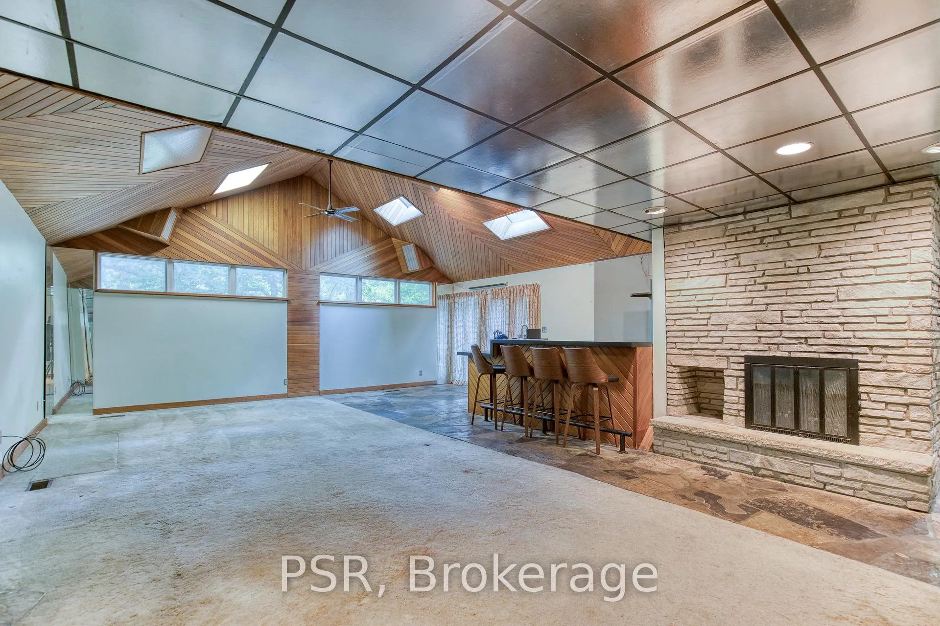 Photo 16 of 139 Shuh Avenue, Kitchener — HOMEH