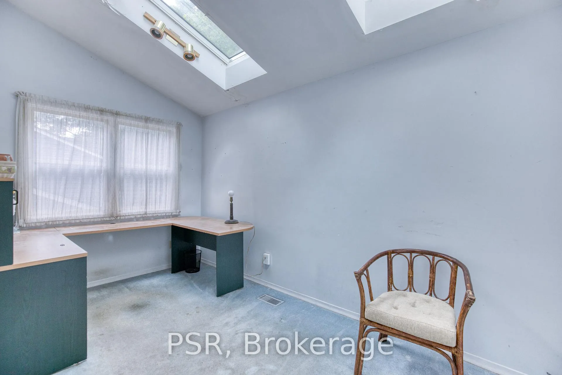 Photo 19 of 139 Shuh Avenue, Kitchener — HOMEH