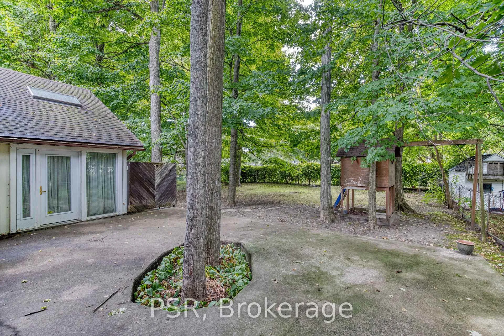 Photo 36 of 139 Shuh Avenue, Kitchener — HOMEH