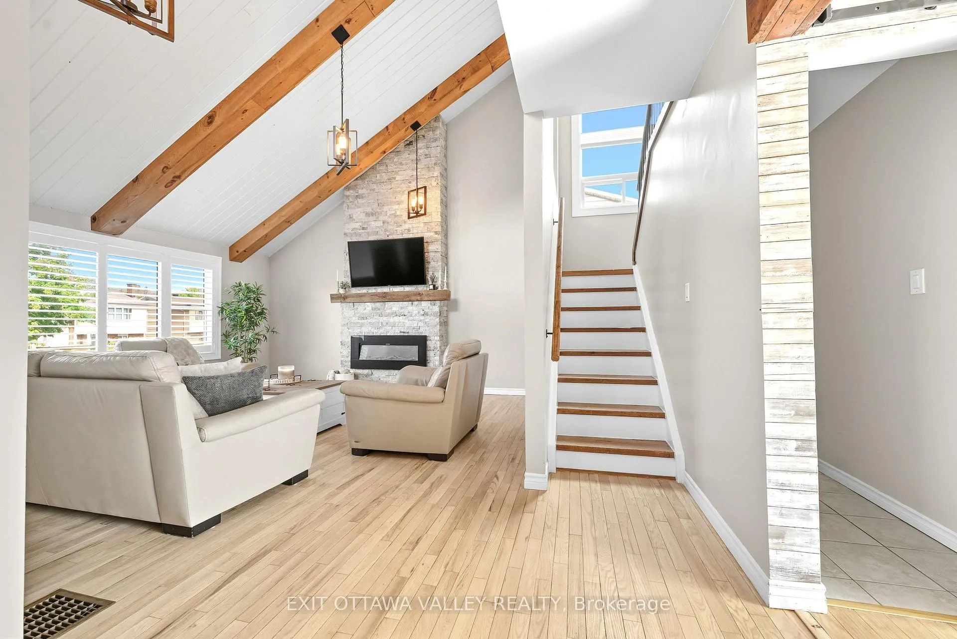 Photo 8 of 36 Thomas Street, Deep River — HOMEH