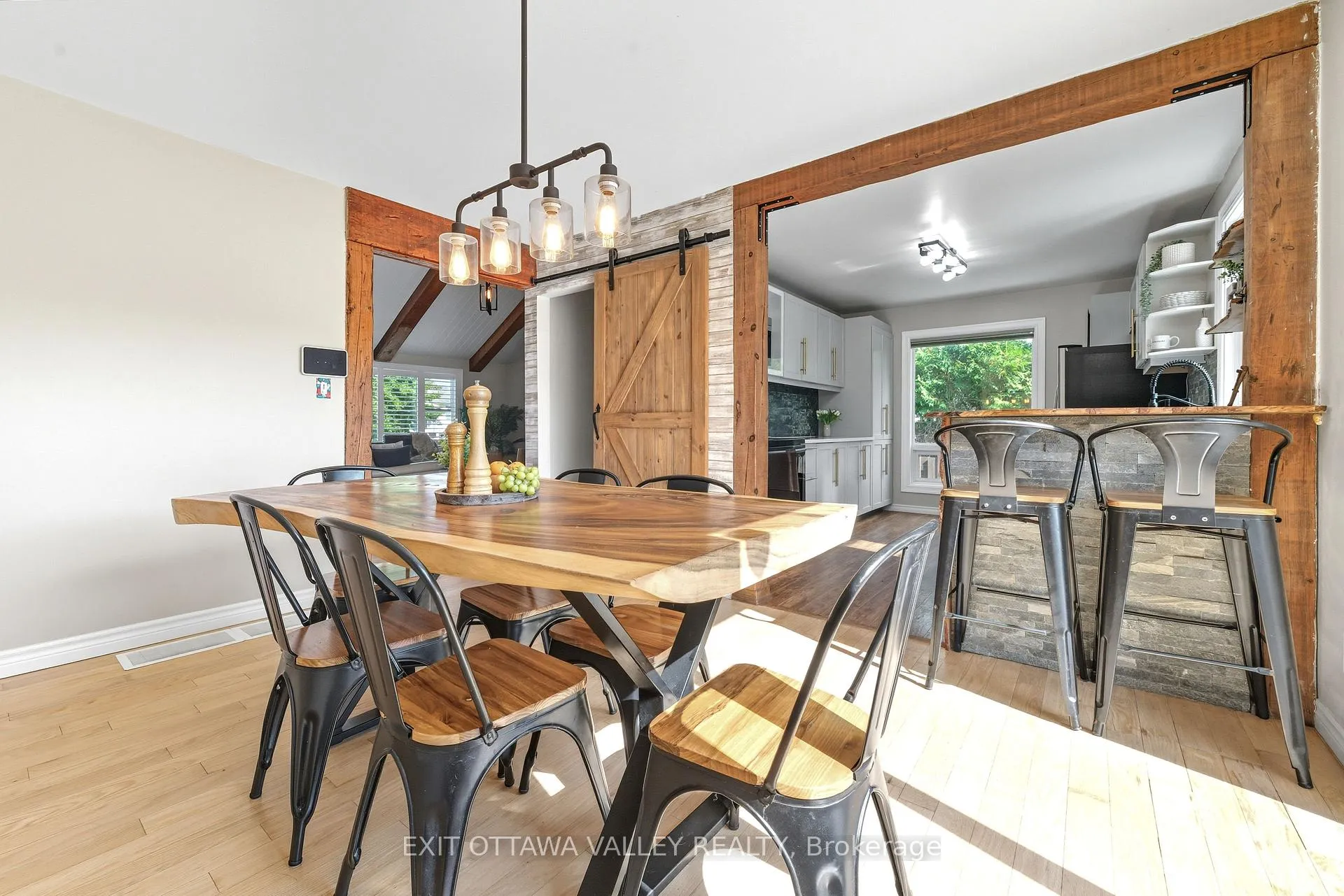 Photo 15 of 36 Thomas Street, Deep River — HOMEH