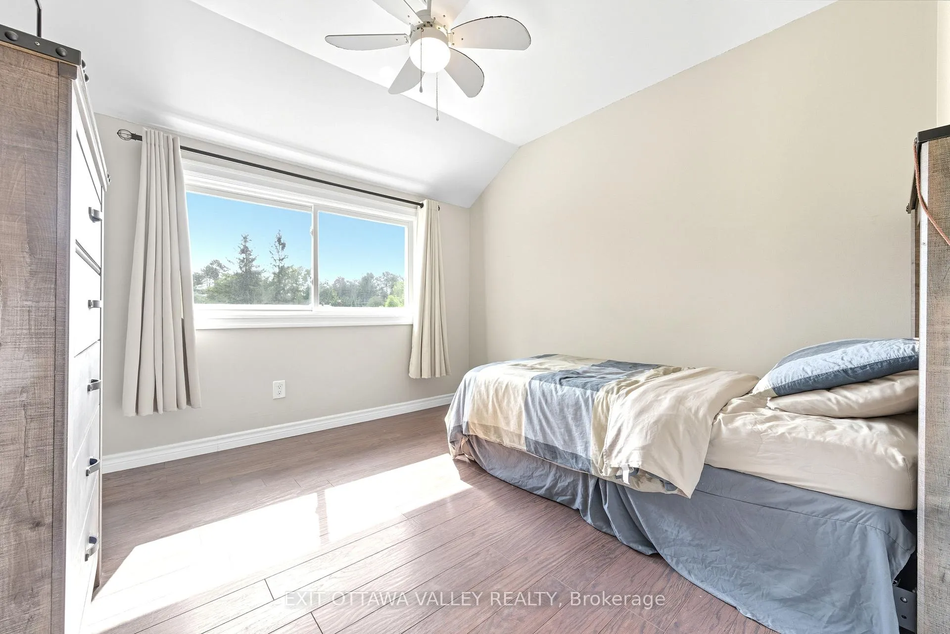 Photo 21 of 36 Thomas Street, Deep River — HOMEH