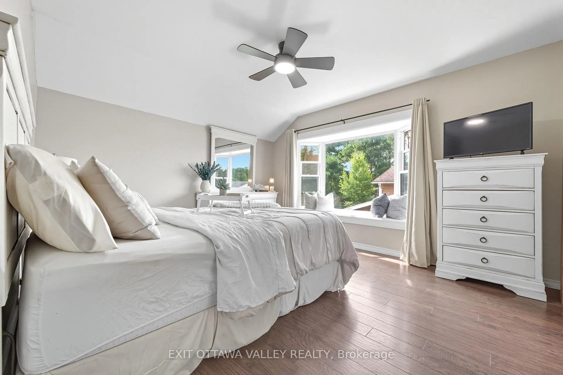Photo 23 of 36 Thomas Street, Deep River — HOMEH
