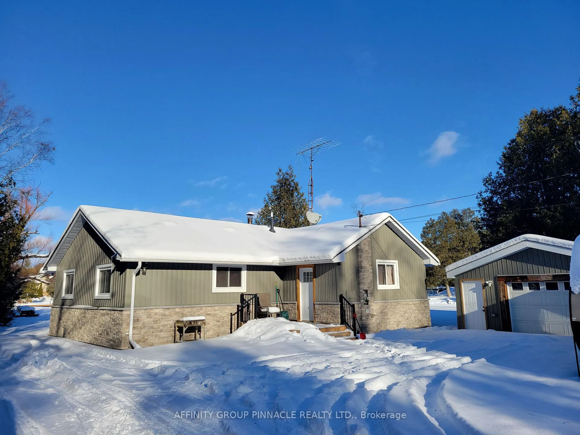 Front of 2473 Selwyn Bay Lane