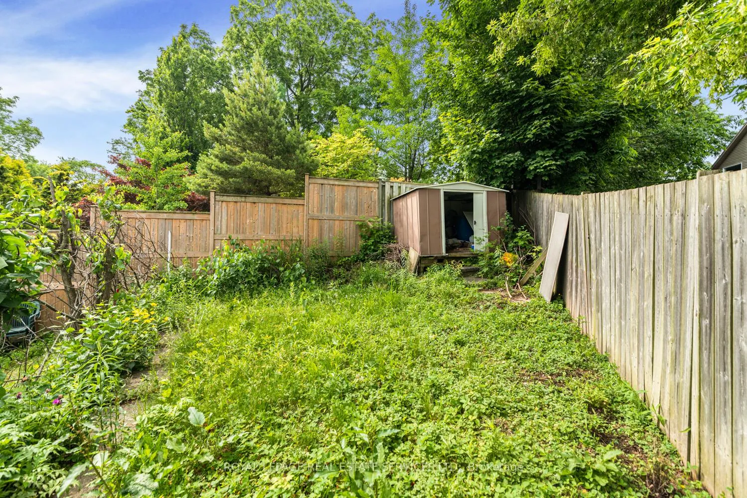 Photo 5 of 86 Old Huron Court, Kitchener — HOMEH