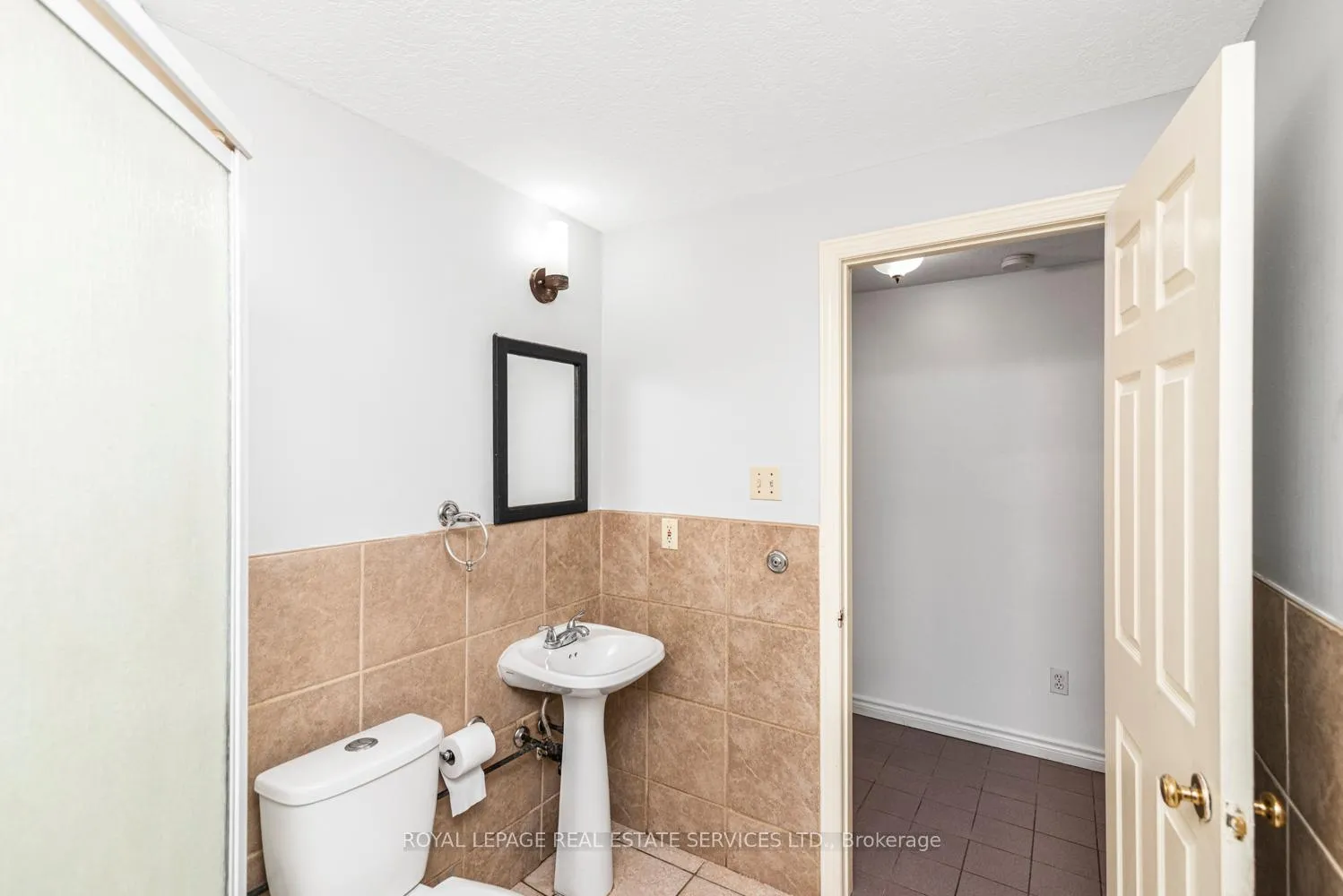 Photo 30 of 86 Old Huron Court, Kitchener — HOMEH