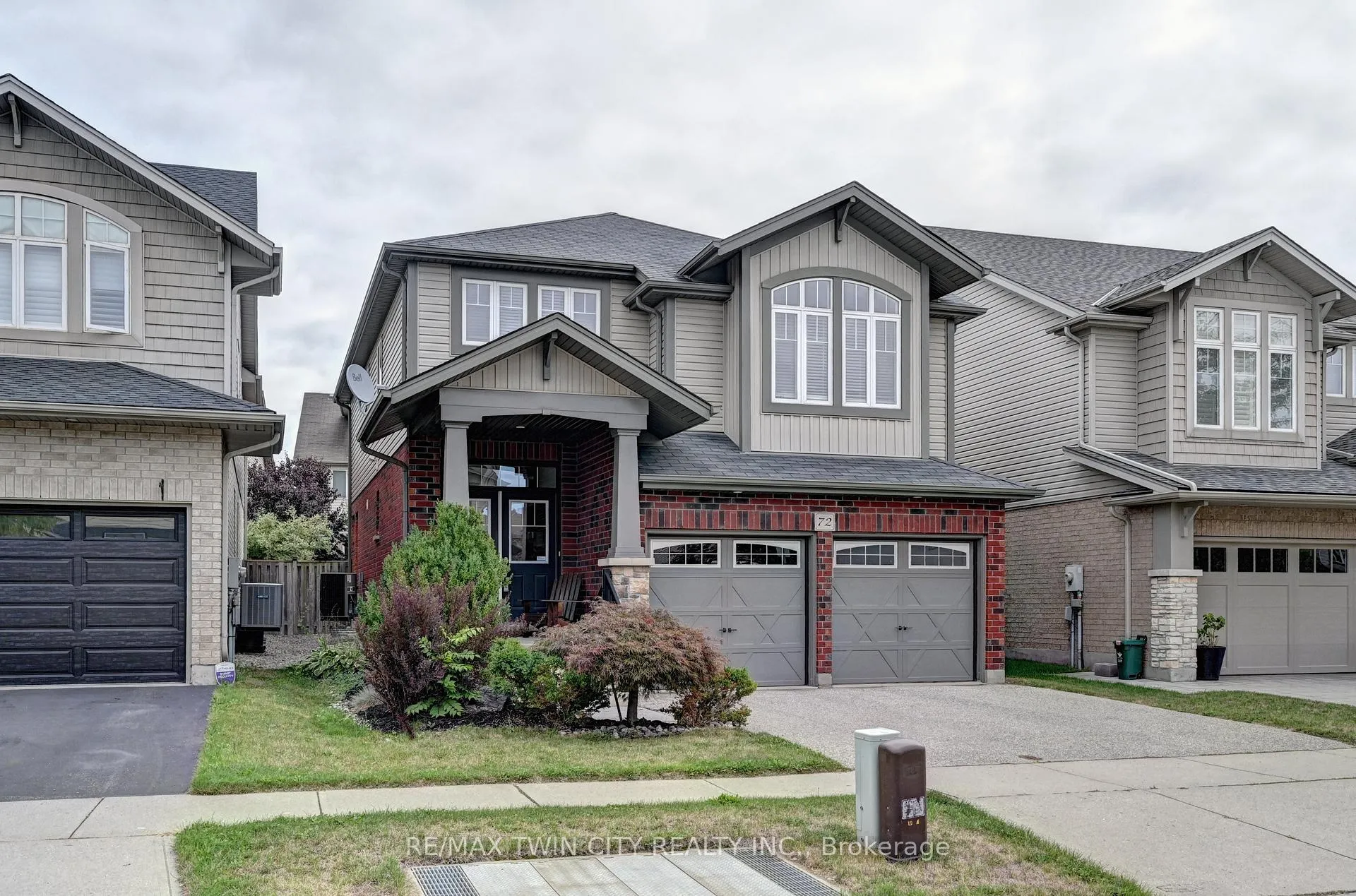 Photo 3 of 72 Helena Feasby Street, Kitchener, Larentian West — HOMEH