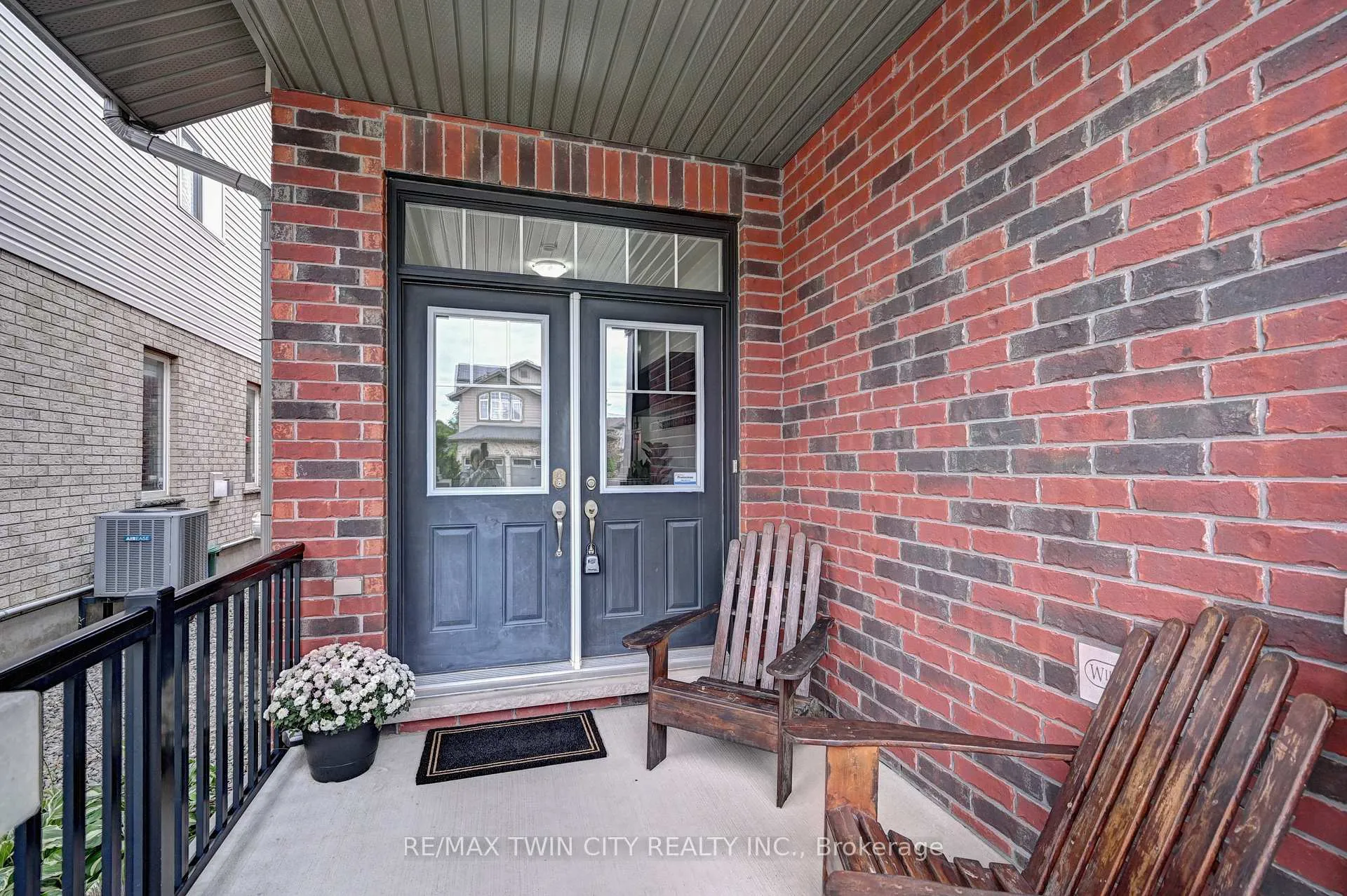 Photo 5 of 72 Helena Feasby Street, Kitchener, Larentian West — HOMEH