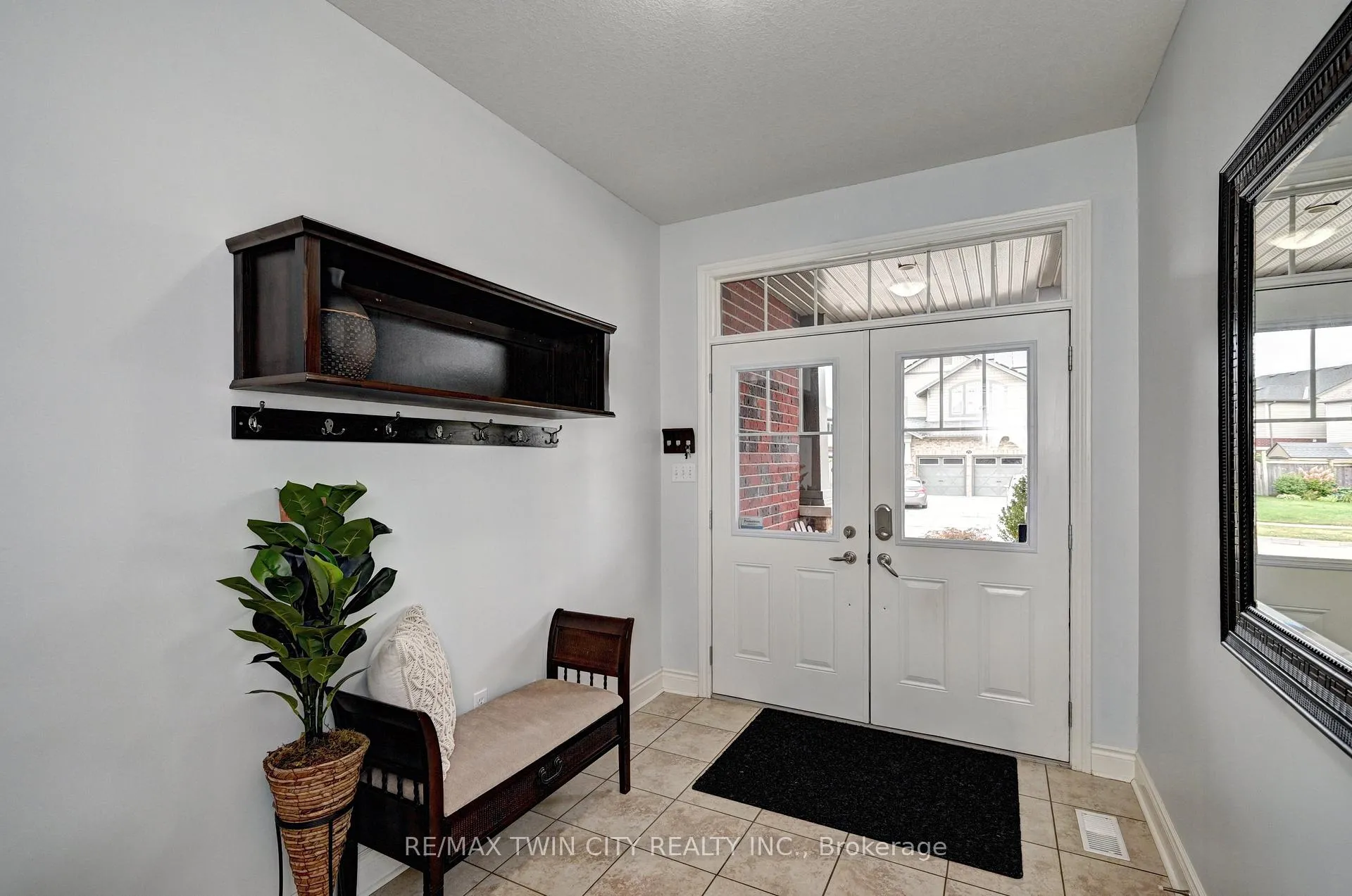 Photo 6 of 72 Helena Feasby Street, Kitchener, Larentian West — HOMEH
