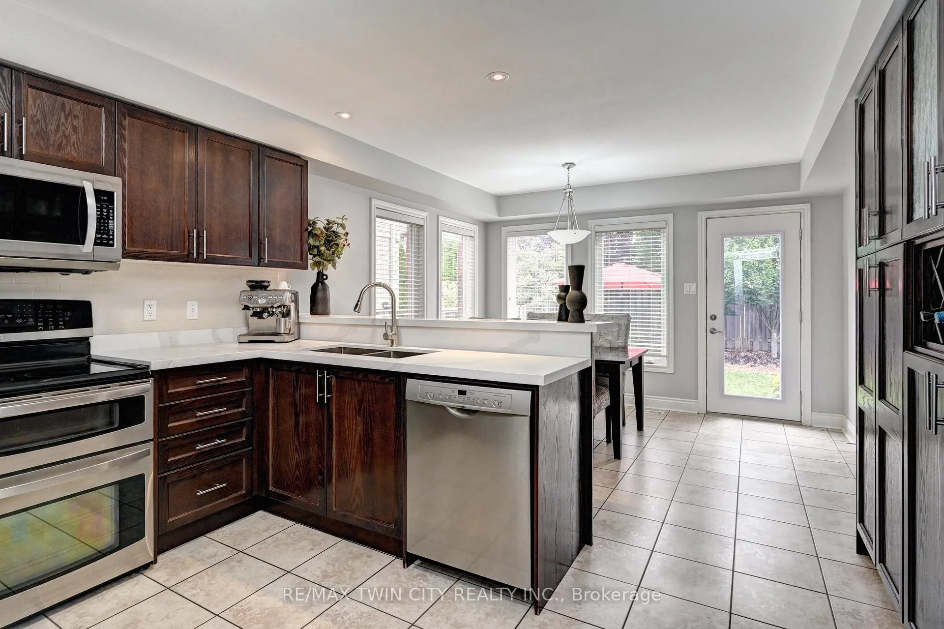 Photo 8 of 72 Helena Feasby Street, Kitchener, Larentian West — HOMEH