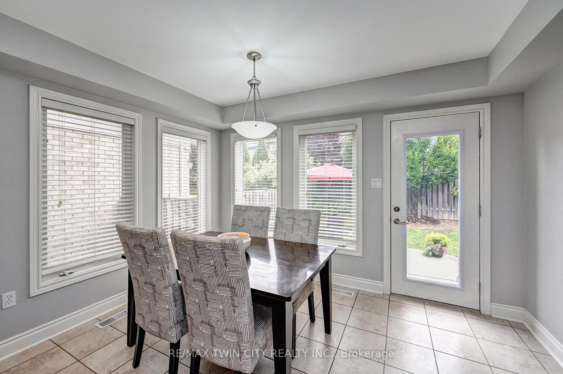 Photo 12 of 72 Helena Feasby Street, Kitchener, Larentian West — HOMEH