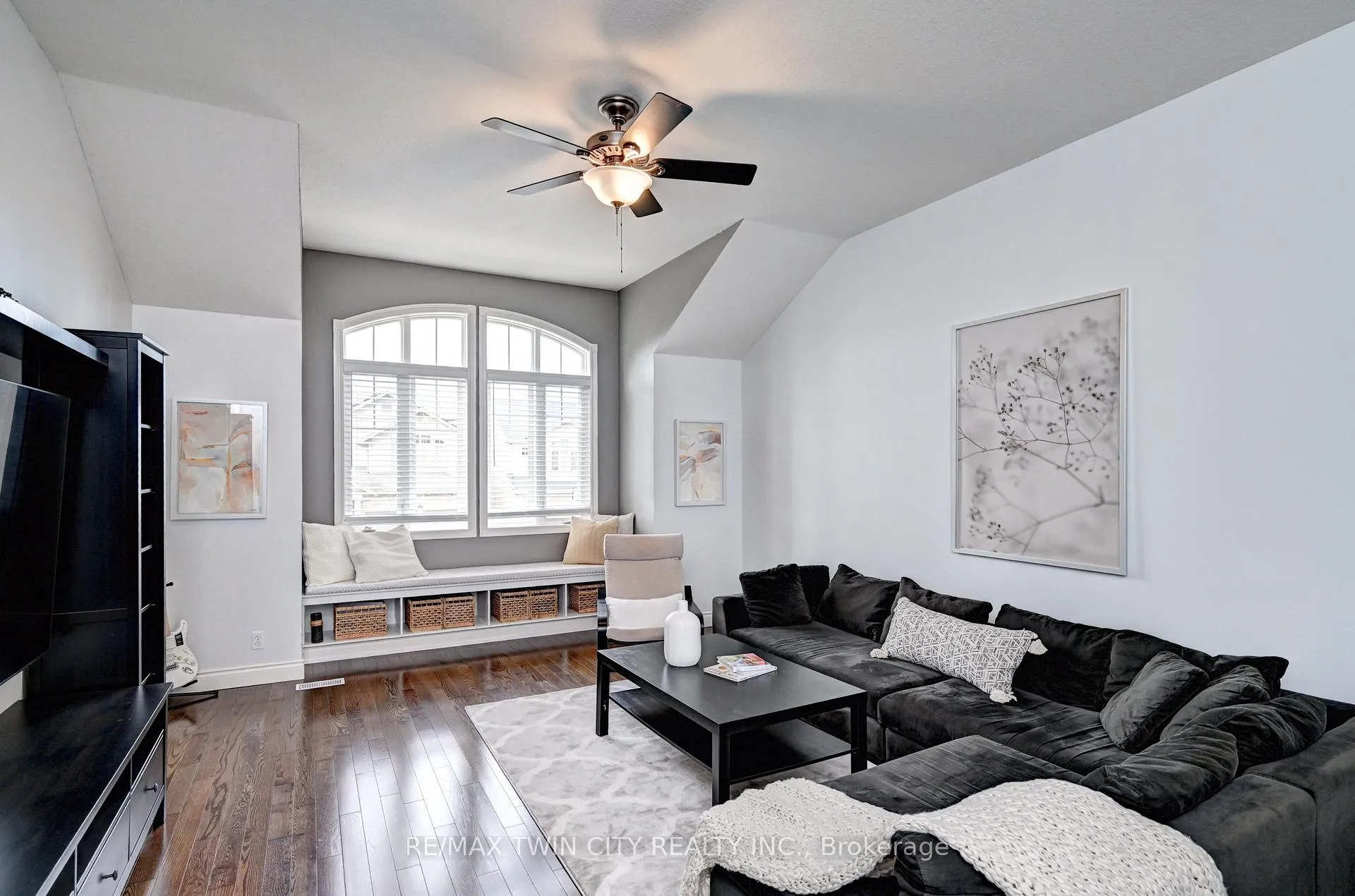Photo 19 of 72 Helena Feasby Street, Kitchener, Larentian West — HOMEH
