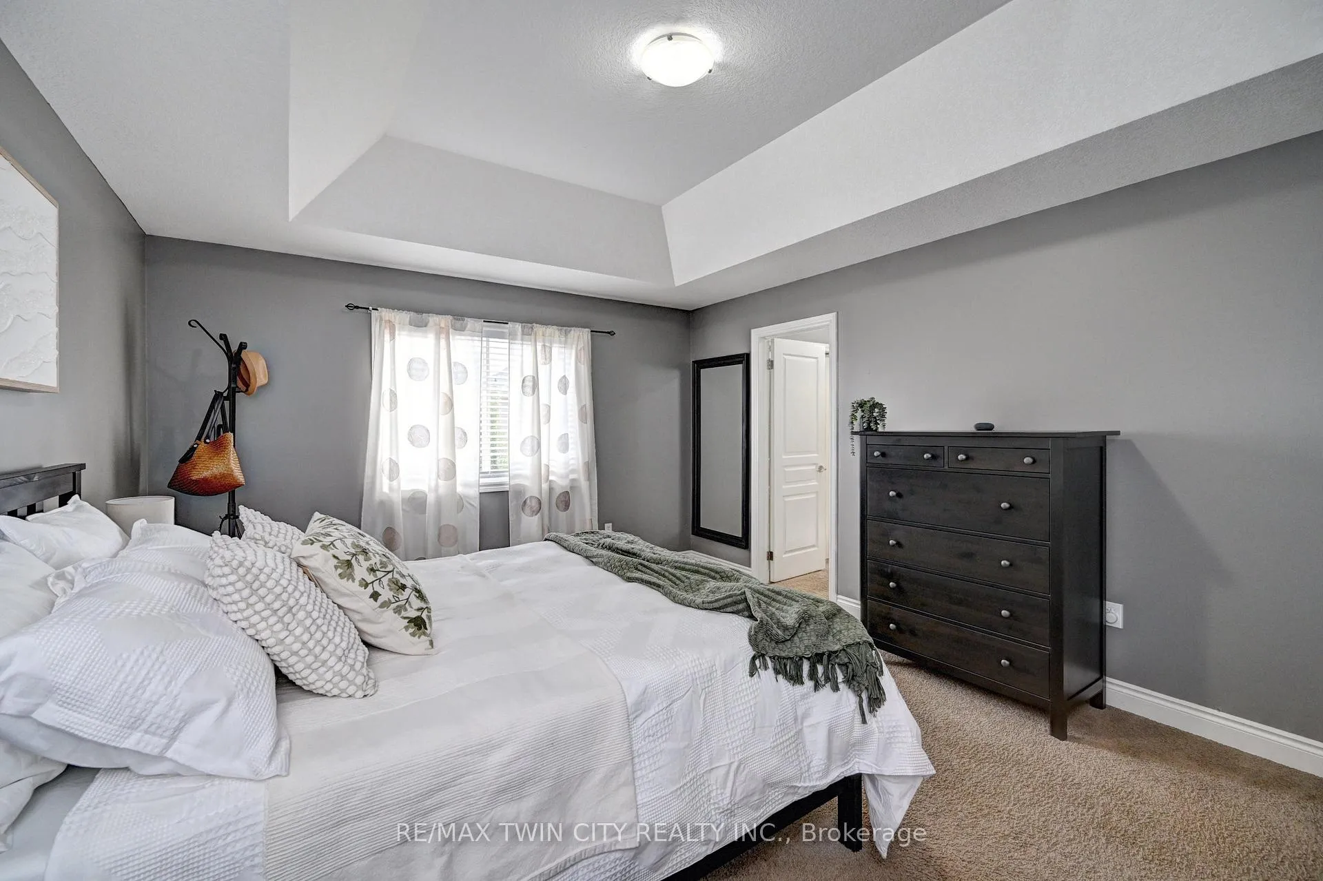 Photo 27 of 72 Helena Feasby Street, Kitchener, Larentian West — HOMEH