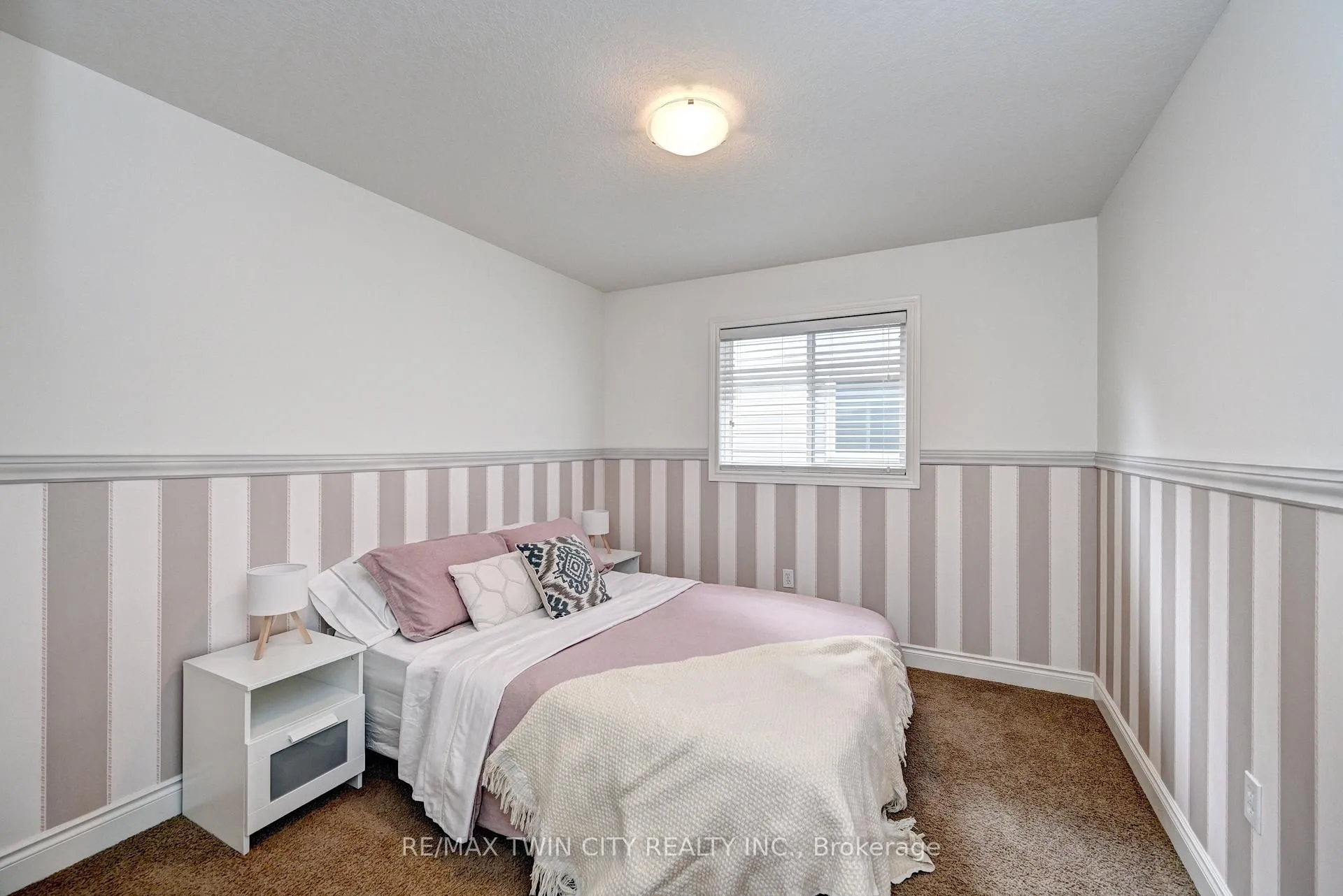 Photo 36 of 72 Helena Feasby Street, Kitchener, Larentian West — HOMEH
