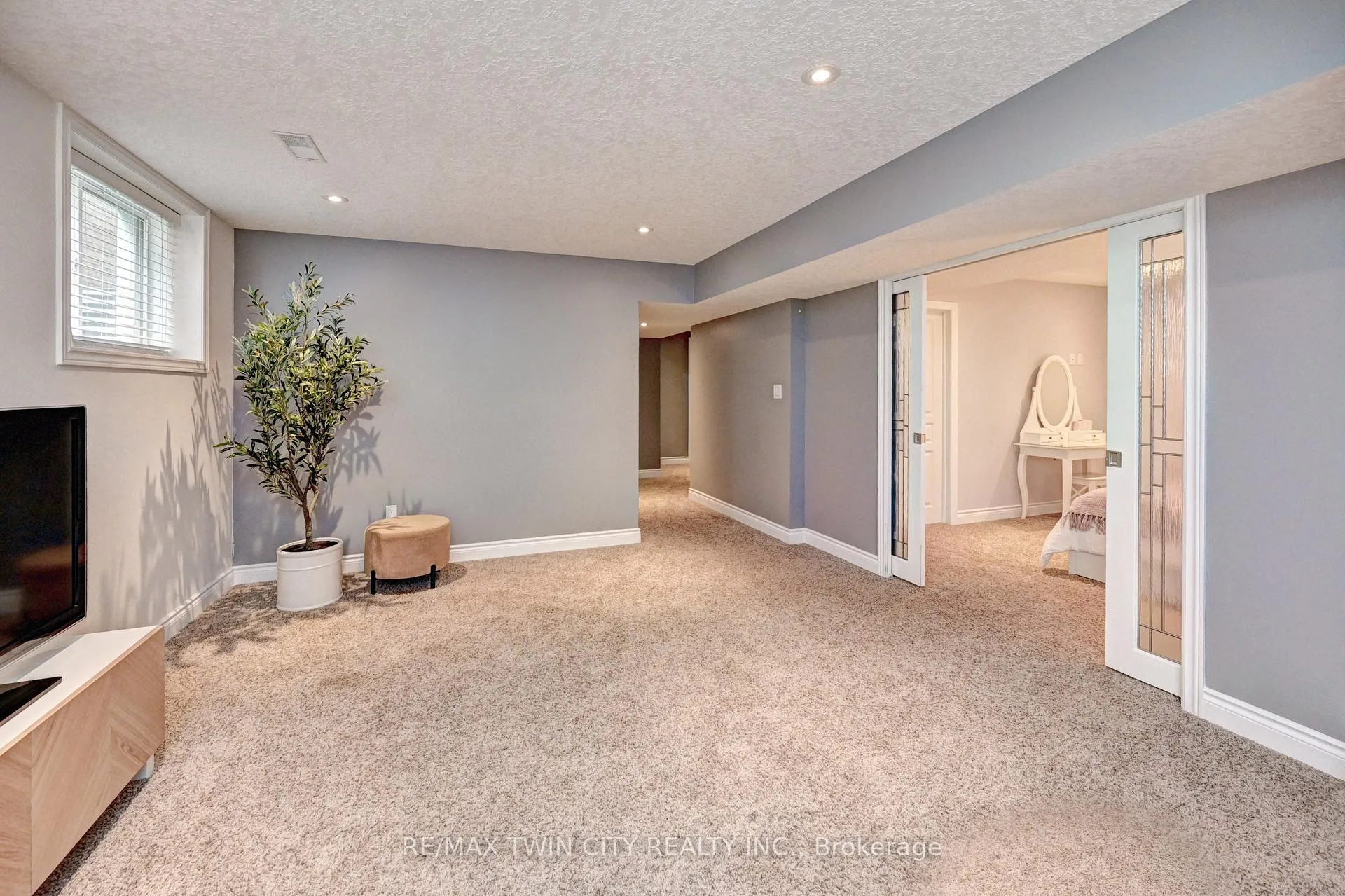 Photo 38 of 72 Helena Feasby Street, Kitchener, Larentian West — HOMEH