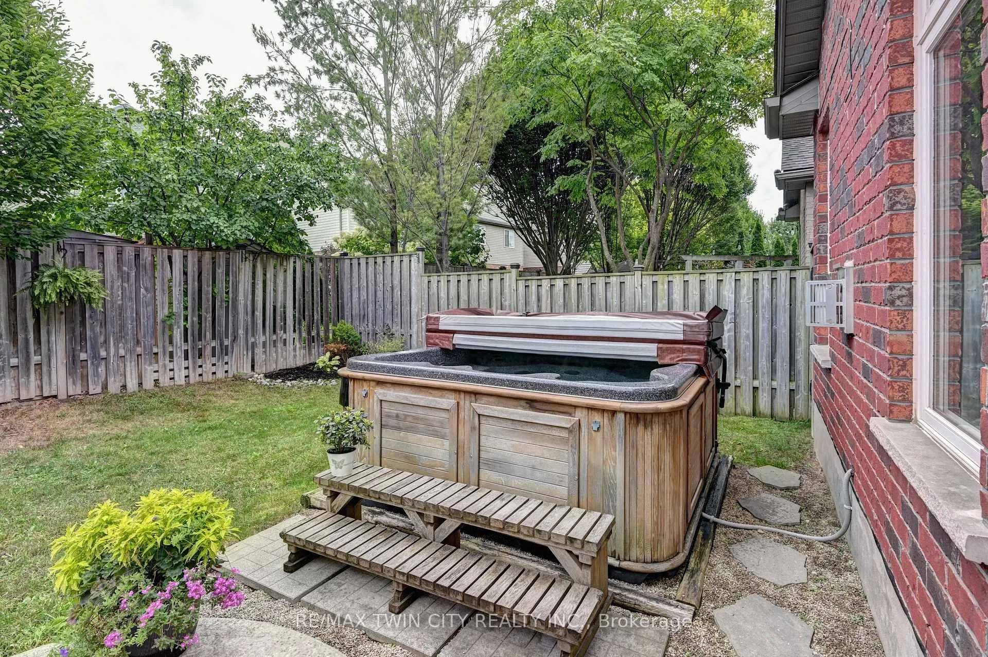 Photo 42 of 72 Helena Feasby Street, Kitchener, Larentian West — HOMEH