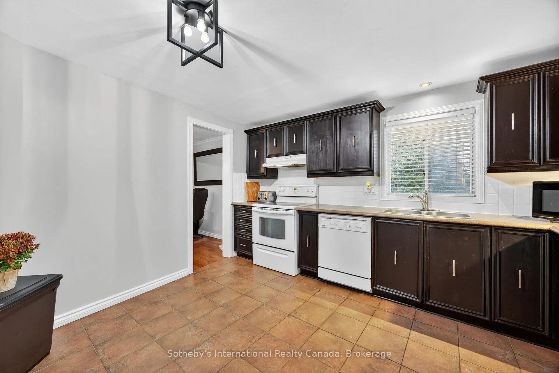 Photo 21 of 17 Coles Street, Barrie, Sunnidale — HOMEH