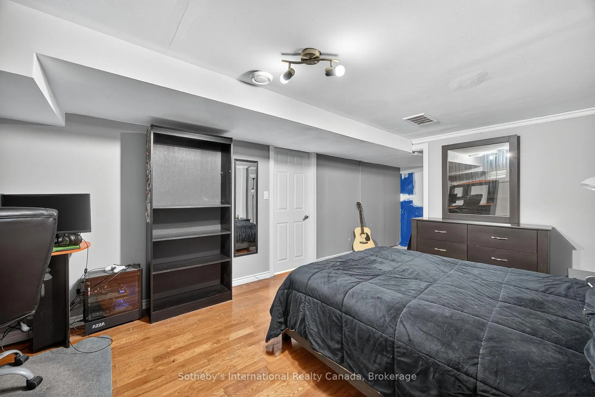 Photo 37 of 17 Coles Street, Barrie, Sunnidale — HOMEH