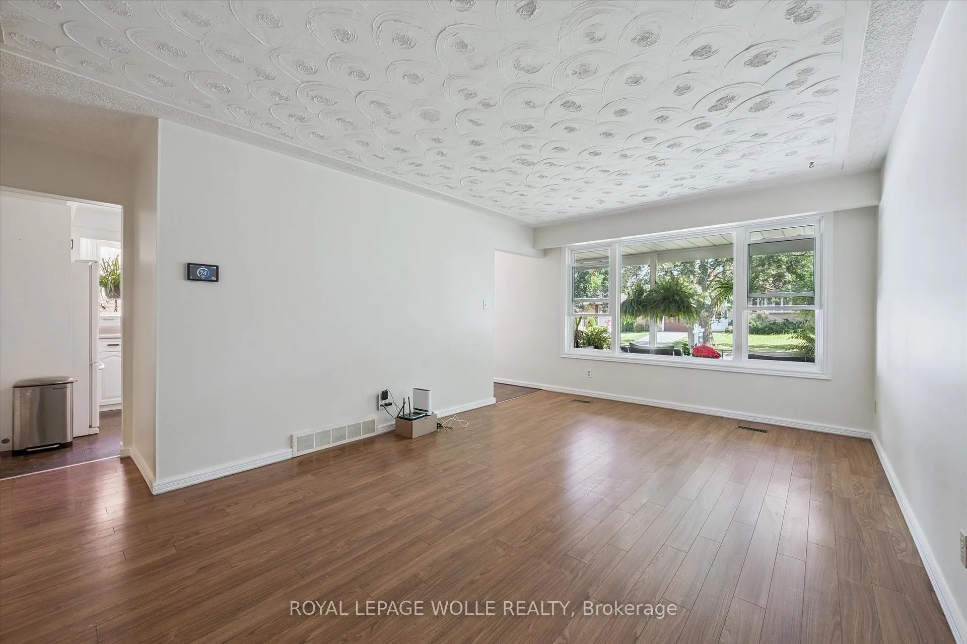 Photo 9 of 218 Overlea Drive, Kitchener — HOMEH