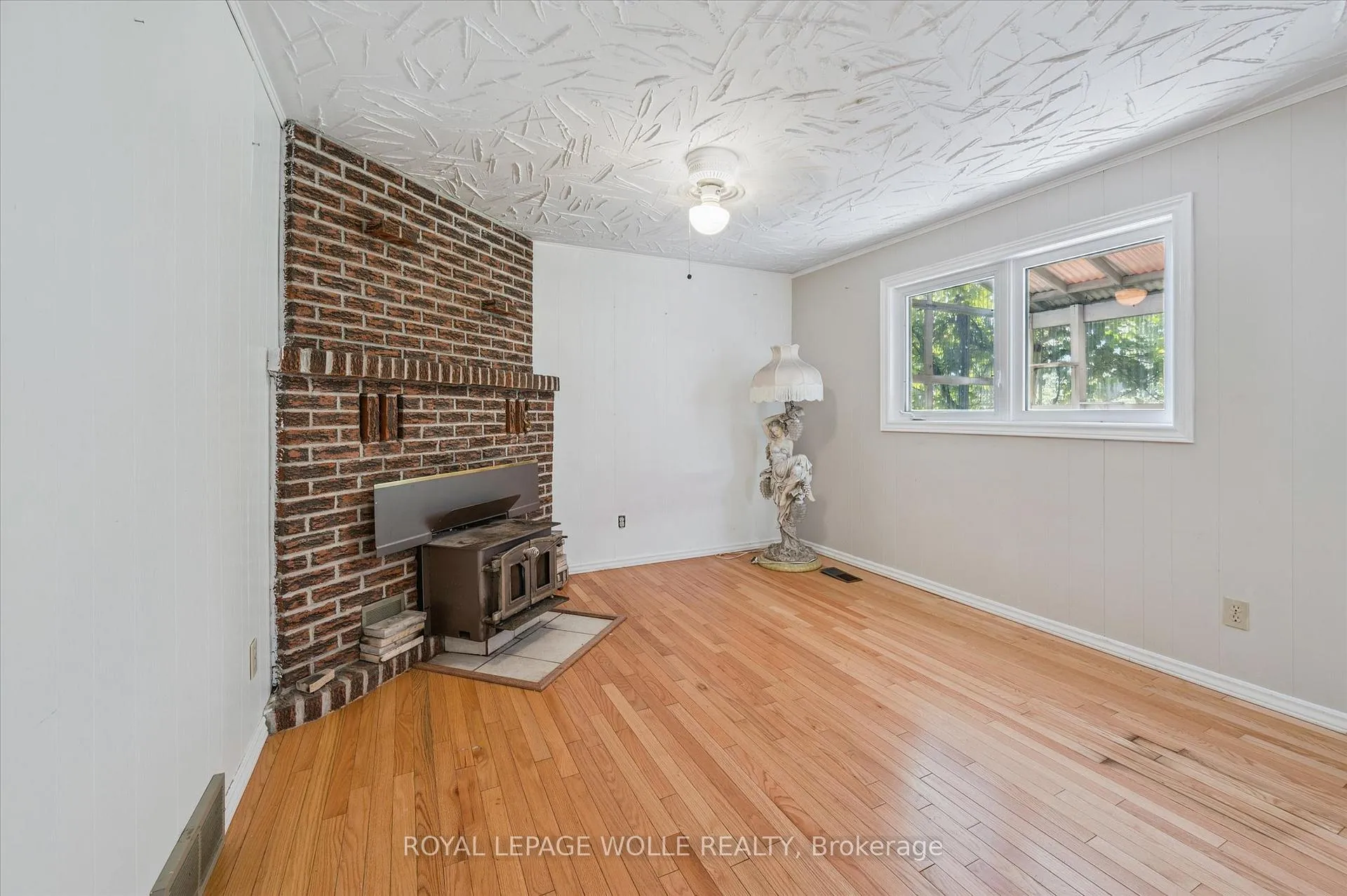 Photo 23 of 218 Overlea Drive, Kitchener — HOMEH