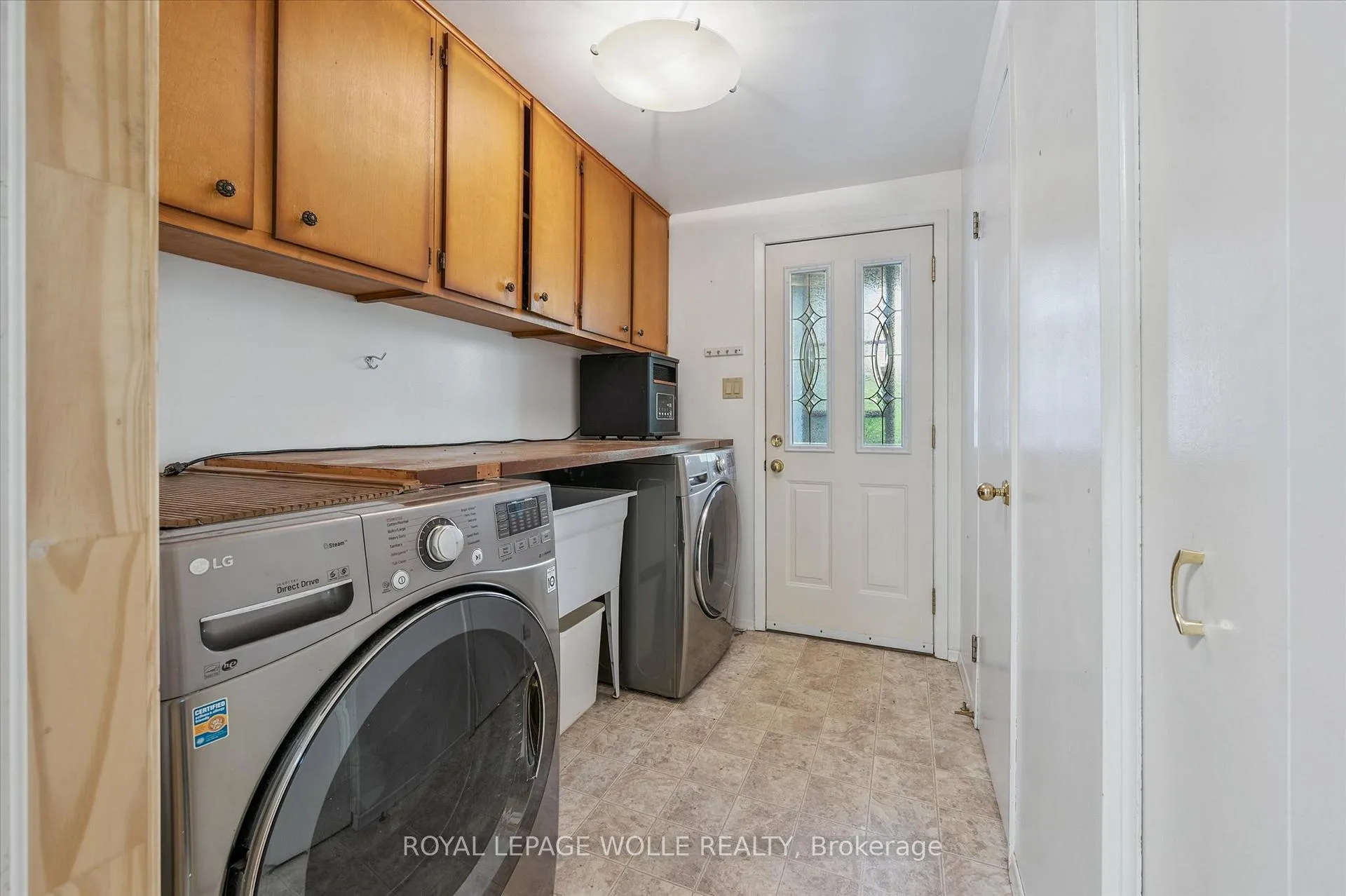 Photo 25 of 218 Overlea Drive, Kitchener — HOMEH