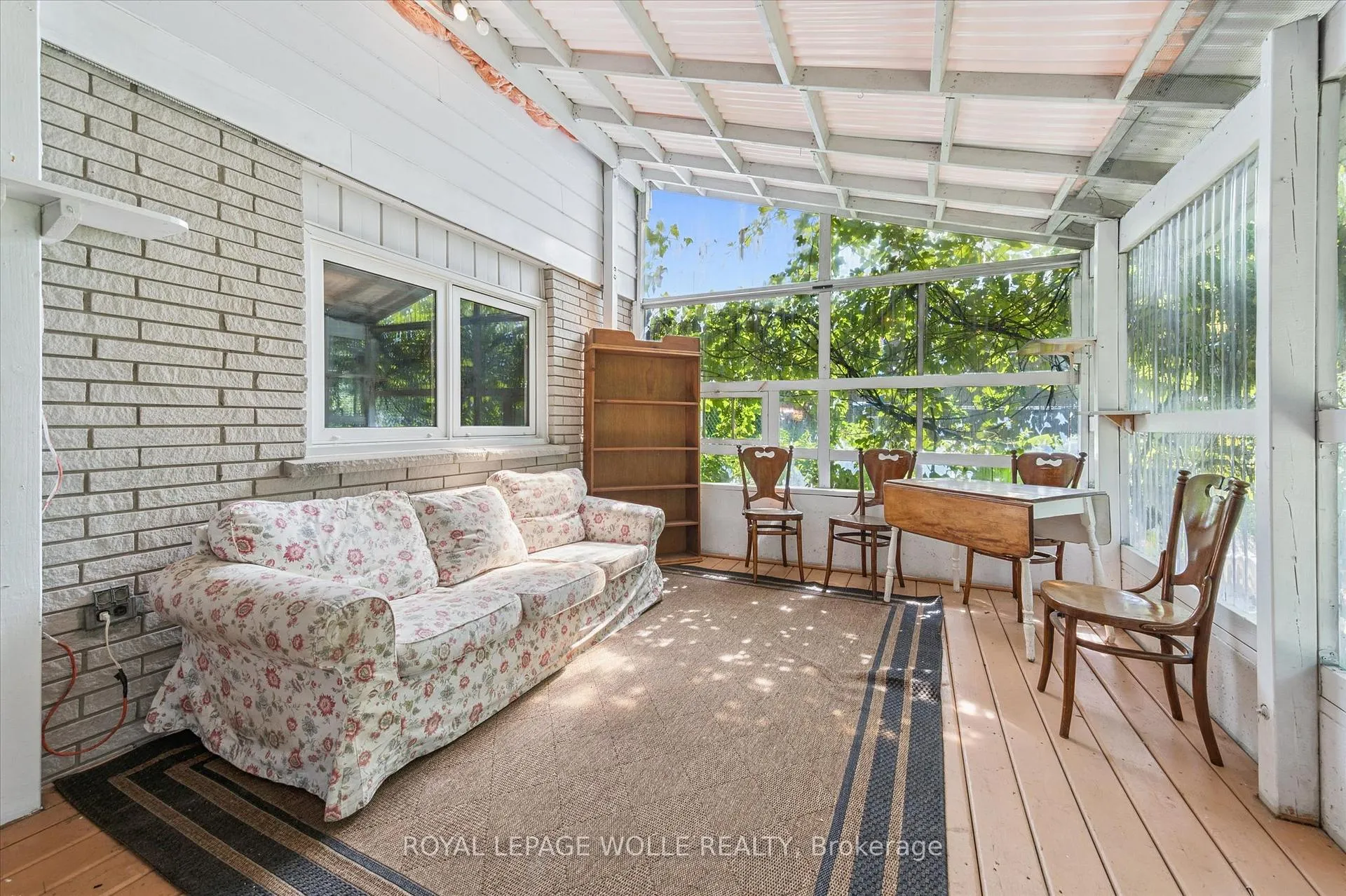 Photo 26 of 218 Overlea Drive, Kitchener — HOMEH
