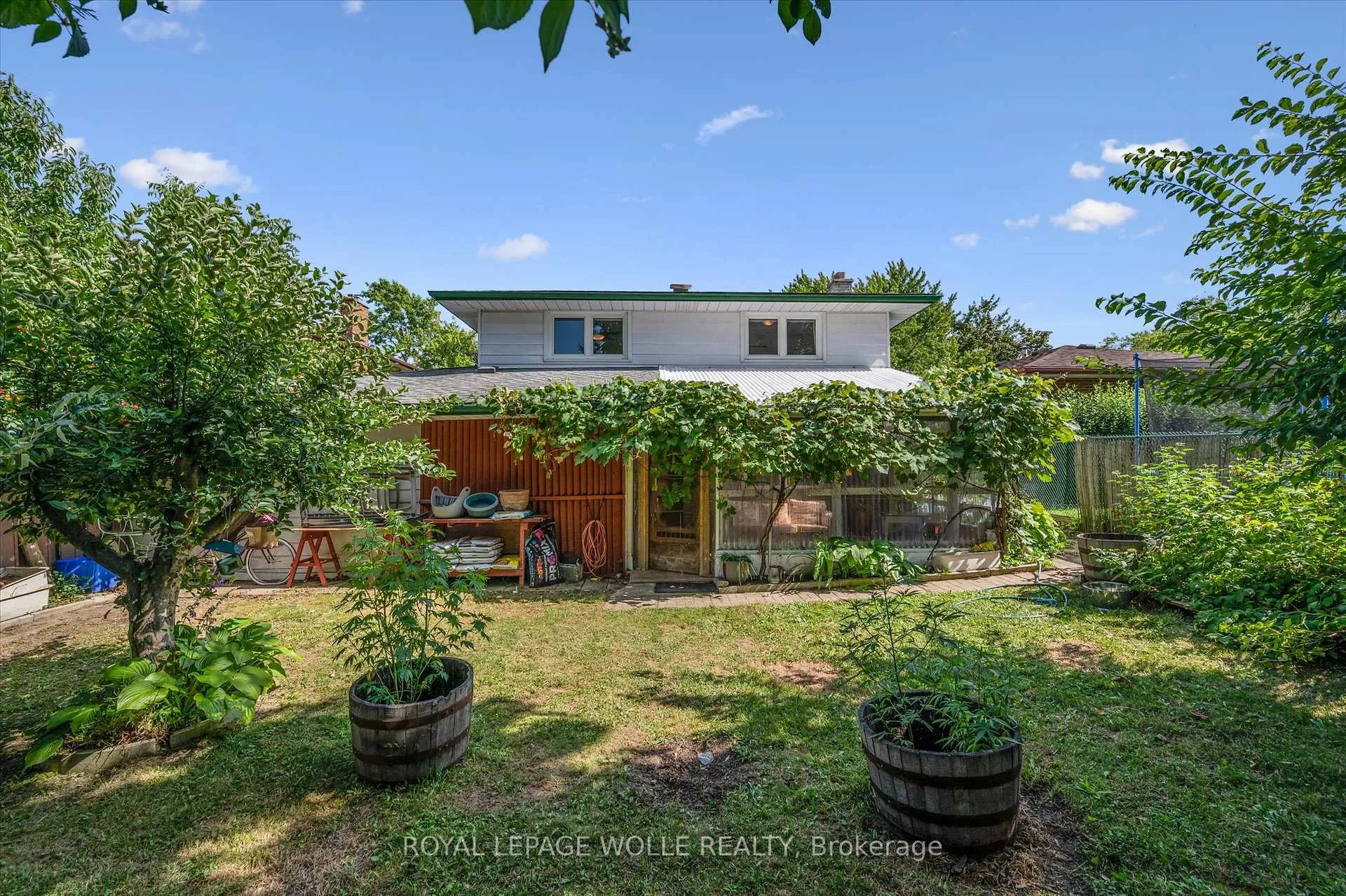 Photo 28 of 218 Overlea Drive, Kitchener — HOMEH