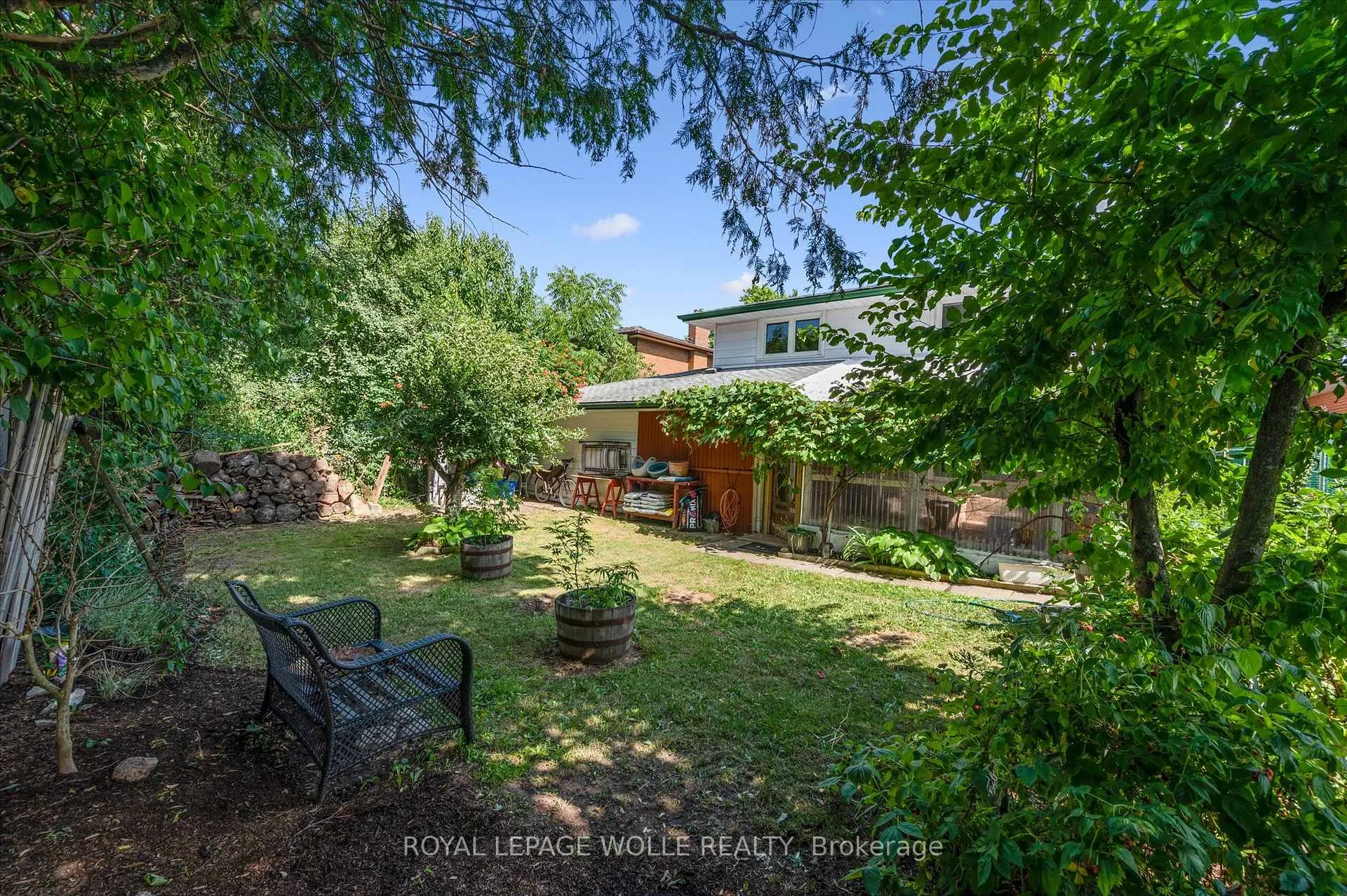 Photo 29 of 218 Overlea Drive, Kitchener — HOMEH
