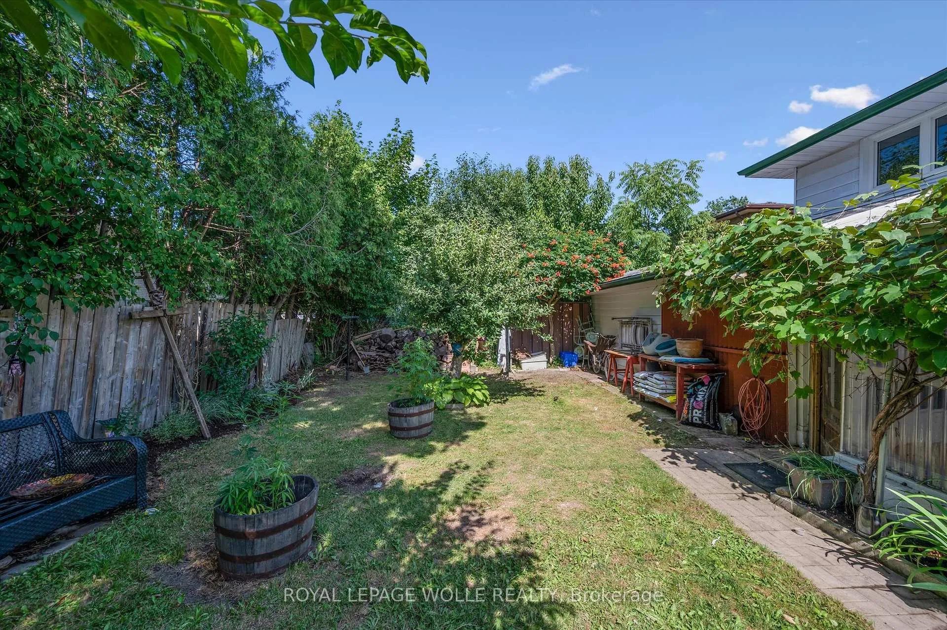 Photo 31 of 218 Overlea Drive, Kitchener — HOMEH