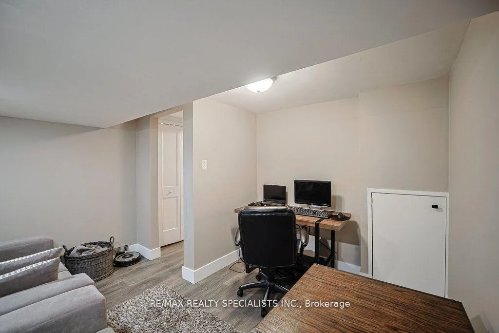 Photo 29 of 123 Middlemiss Crescent, Cambridge — HOMEH
