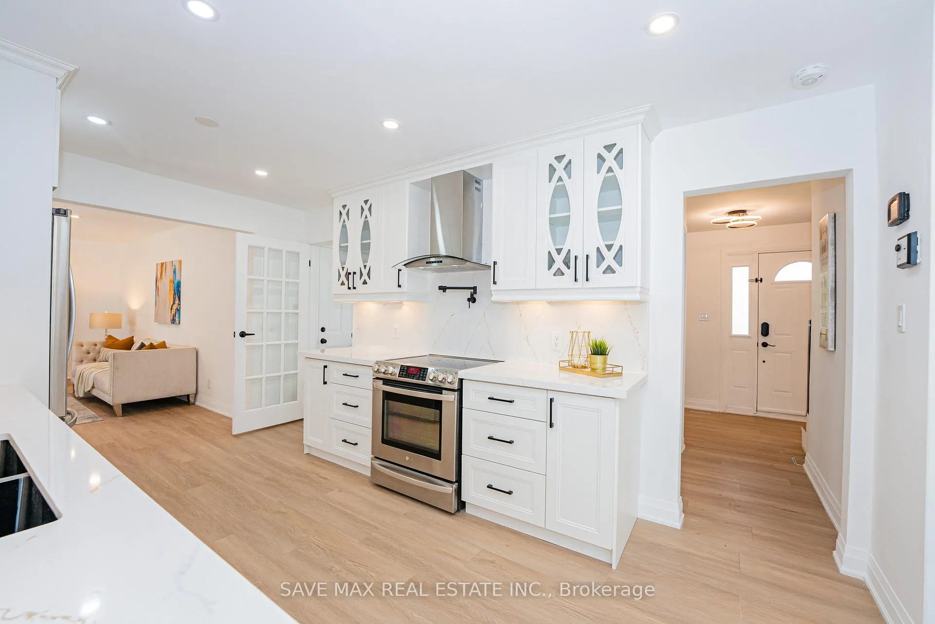 Photo 9 of 281 Parkmount Drive, Waterloo — HOMEH