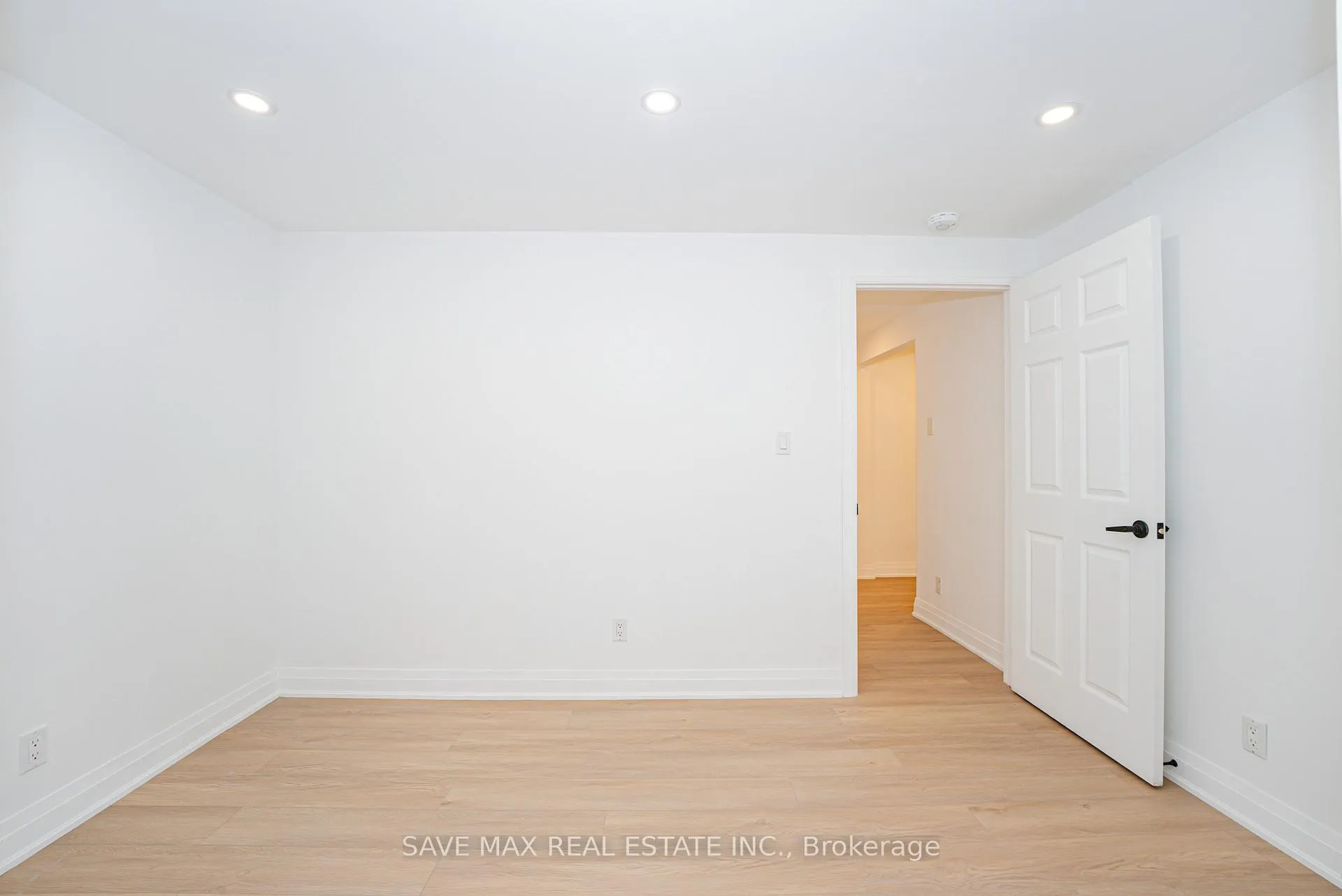 Photo 31 of 281 Parkmount Drive, Waterloo — HOMEH