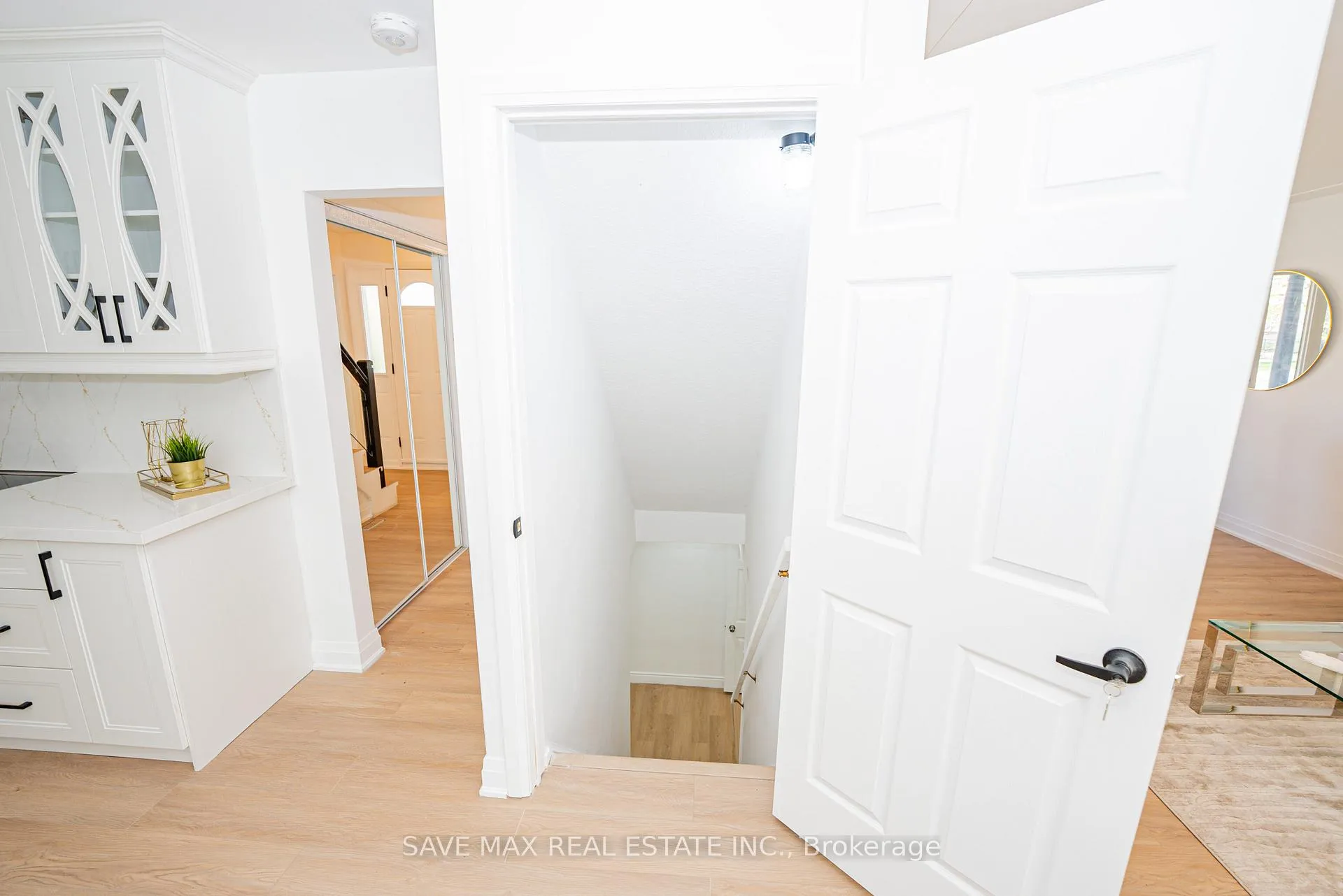 Photo 32 of 281 Parkmount Drive, Waterloo — HOMEH