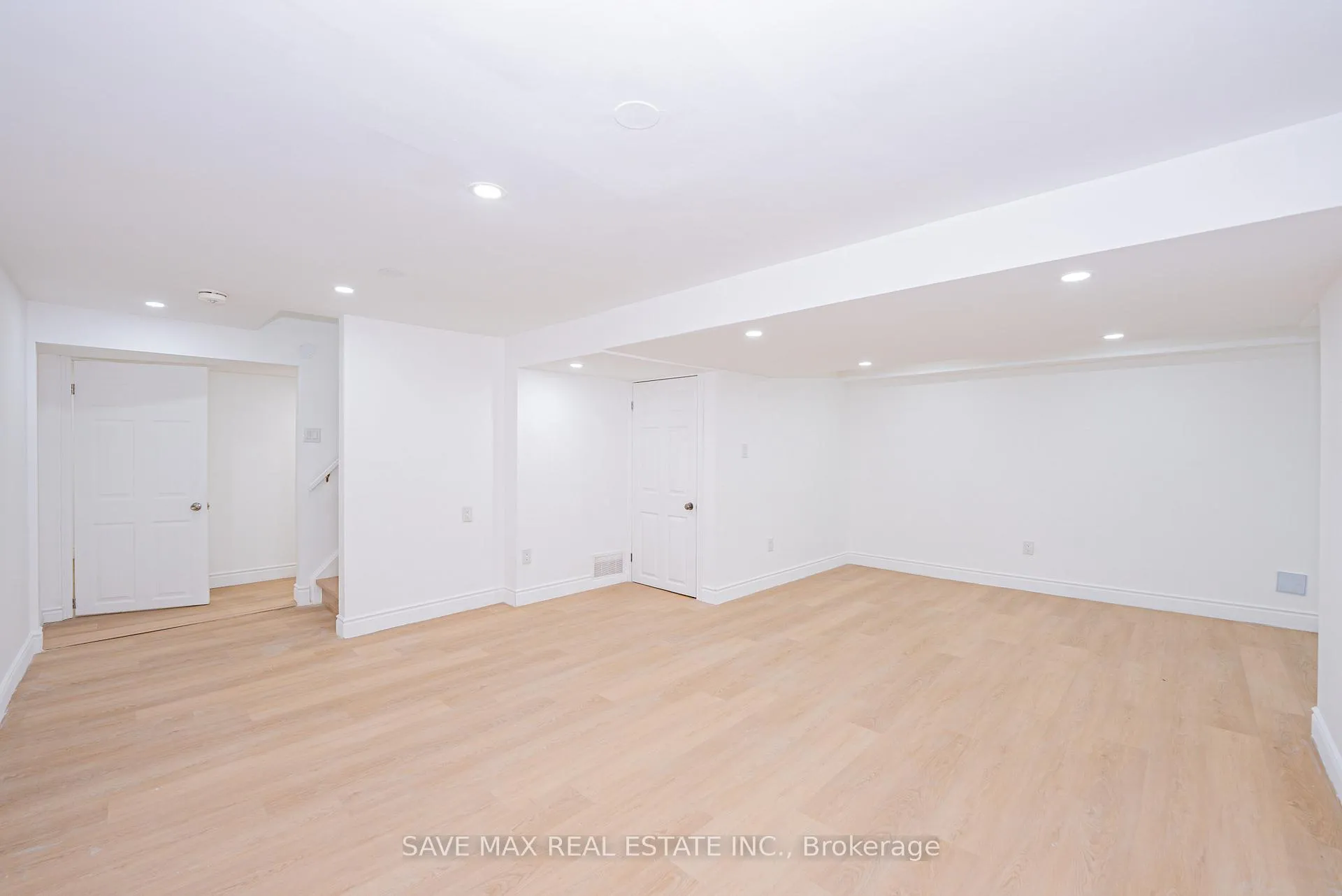 Photo 33 of 281 Parkmount Drive, Waterloo — HOMEH