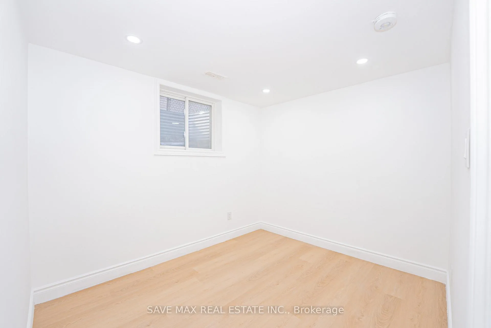 Photo 37 of 281 Parkmount Drive, Waterloo — HOMEH