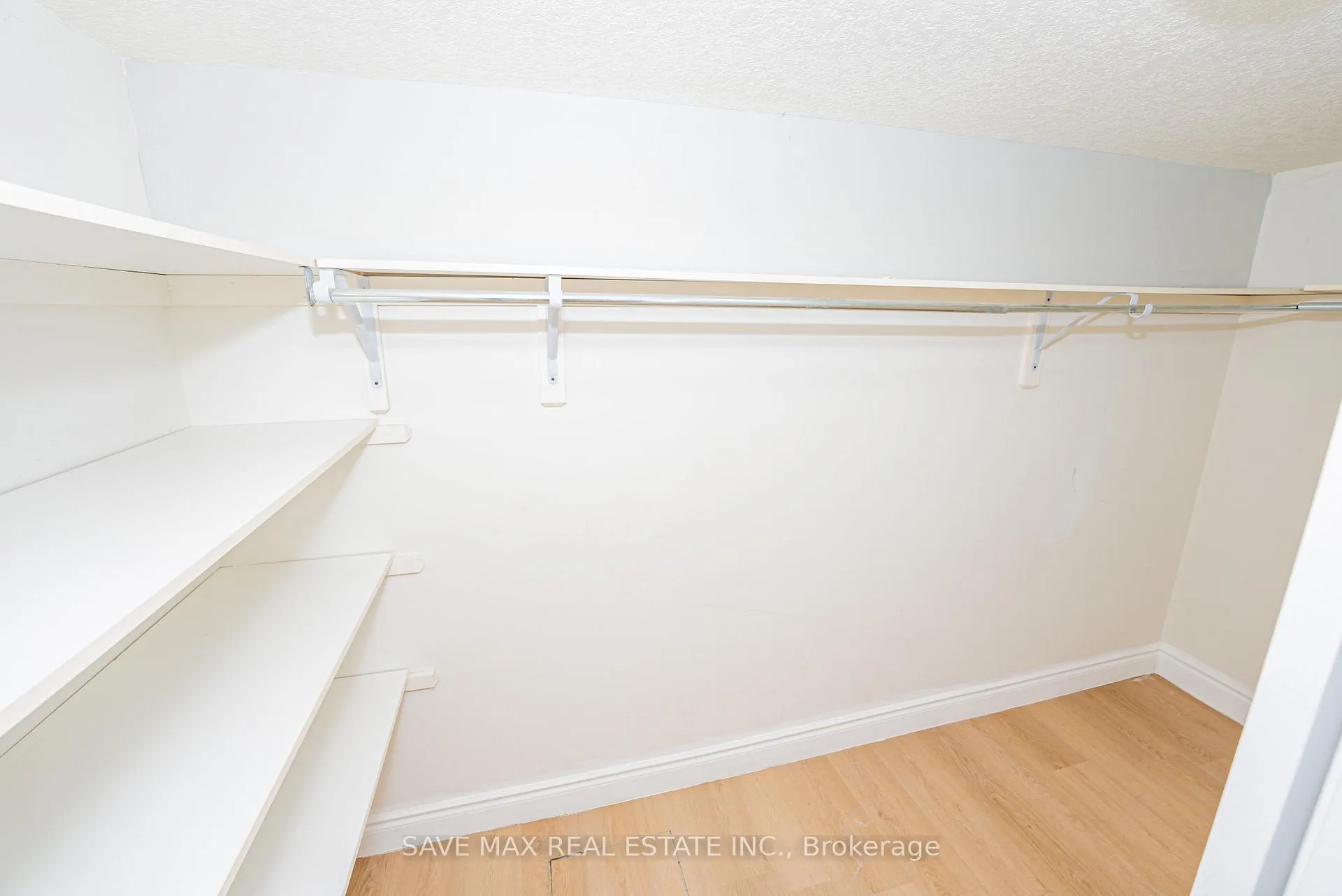 Photo 38 of 281 Parkmount Drive, Waterloo — HOMEH