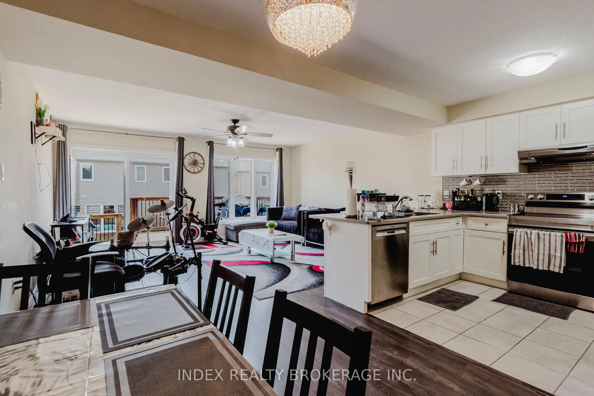 Photo 9 of 207 Eden Oak Trail, Kitchener, Idlewood/Lackner Woods — HOMEH