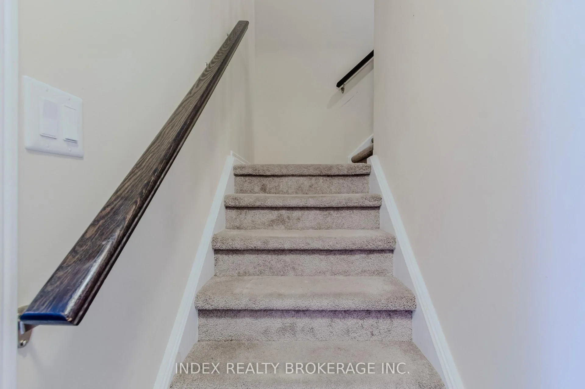 Photo 24 of 207 Eden Oak Trail, Kitchener, Idlewood/Lackner Woods — HOMEH