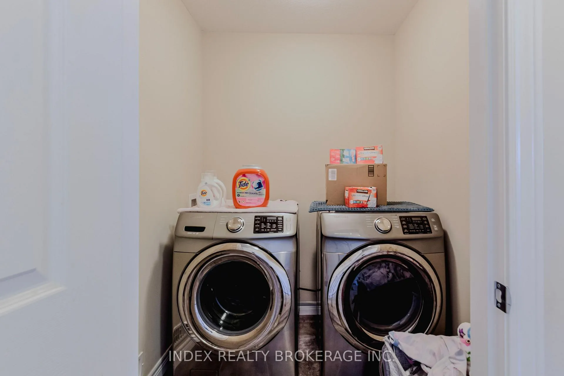 Photo 33 of 207 Eden Oak Trail, Kitchener, Idlewood/Lackner Woods — HOMEH