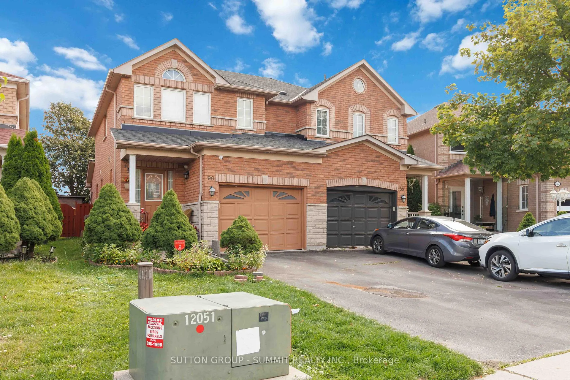 Photo 2 of 90 Twin Pines Crescent, Brampton, Northwest Sandalwood Parkway — HOMEH