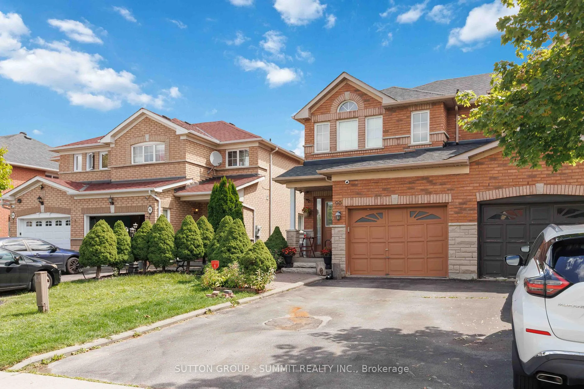 Photo 3 of 90 Twin Pines Crescent, Brampton, Northwest Sandalwood Parkway — HOMEH