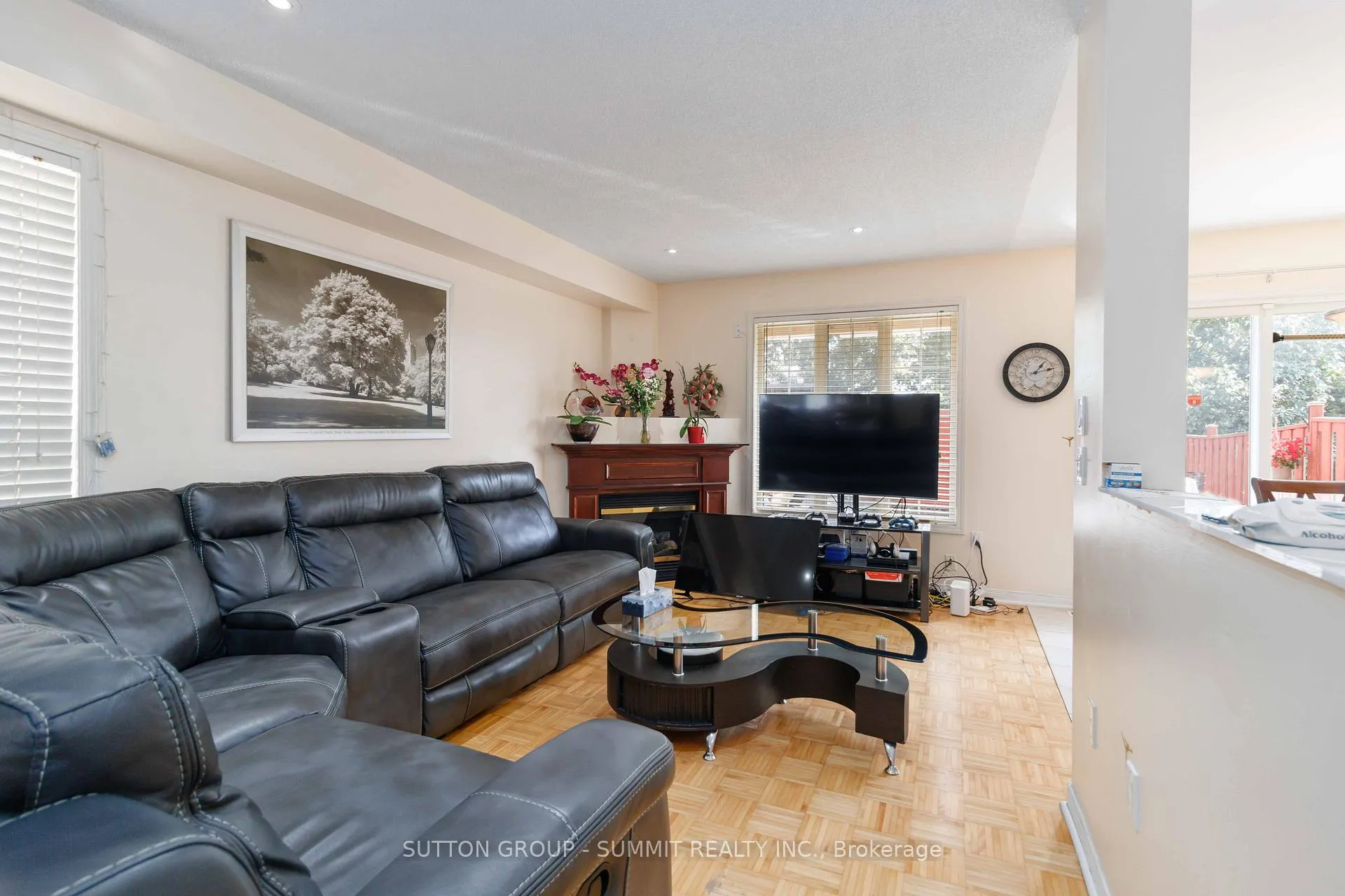 Photo 7 of 90 Twin Pines Crescent, Brampton, Northwest Sandalwood Parkway — HOMEH