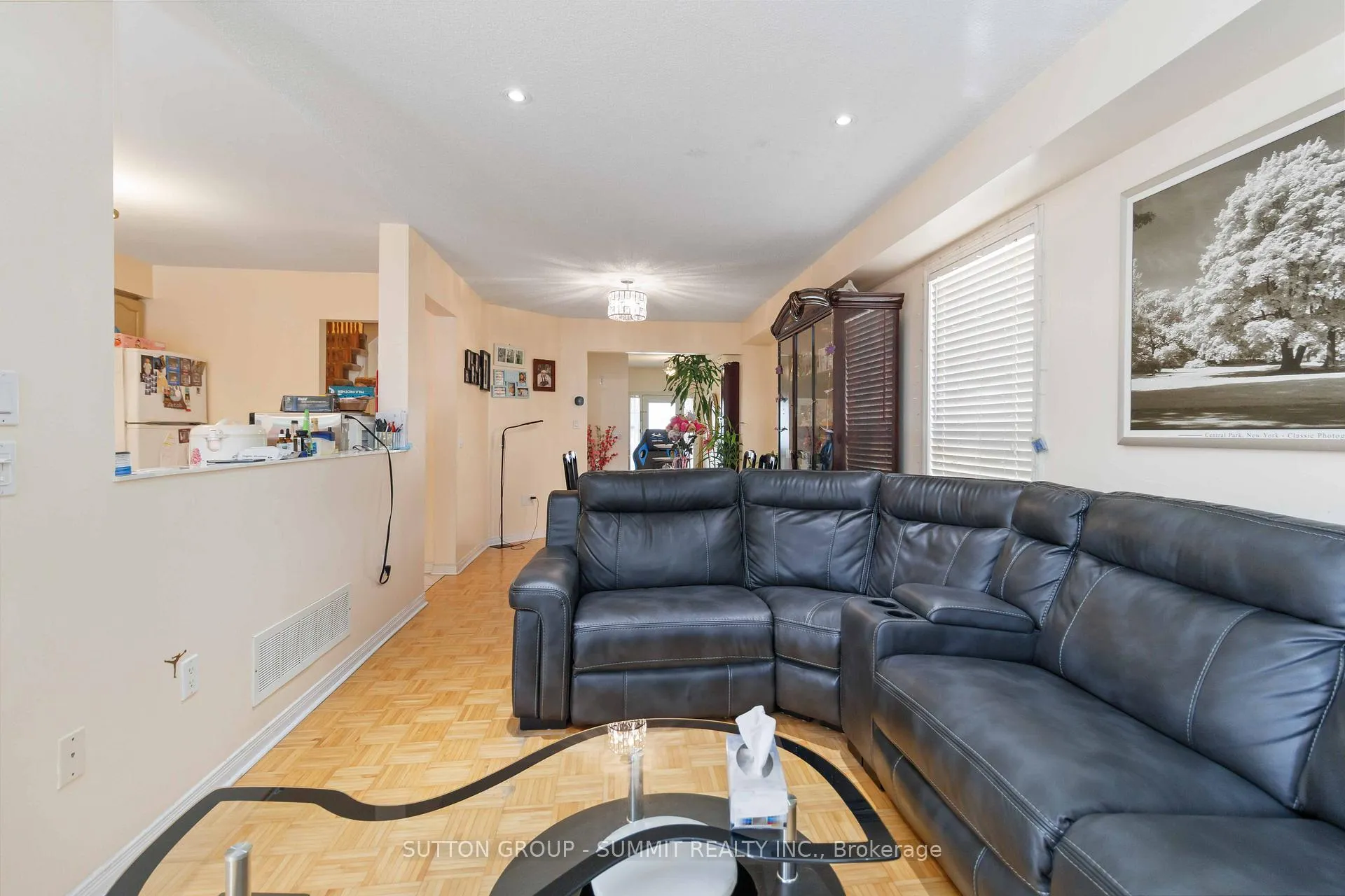 Photo 9 of 90 Twin Pines Crescent, Brampton, Northwest Sandalwood Parkway — HOMEH