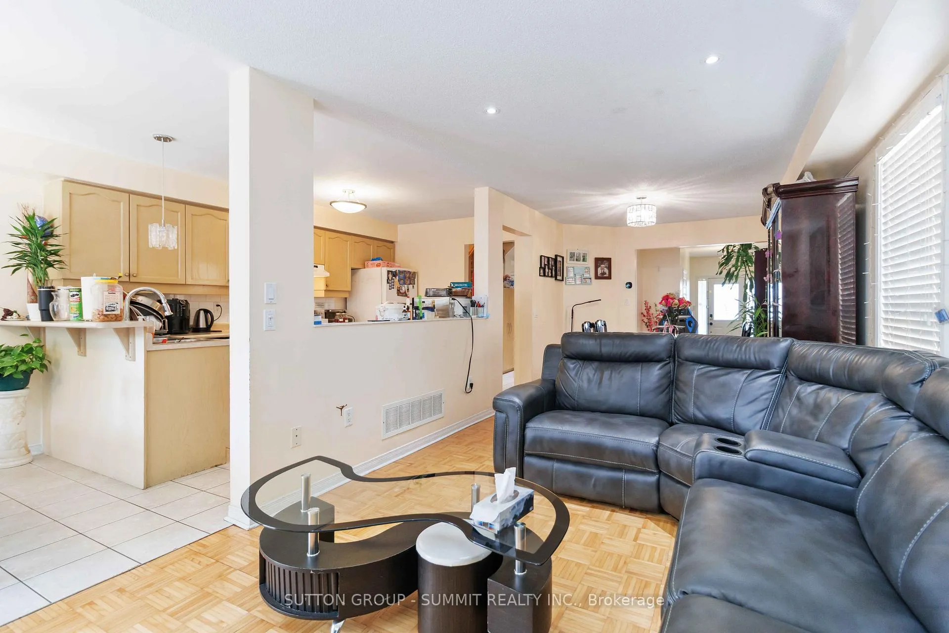 Photo 10 of 90 Twin Pines Crescent, Brampton, Northwest Sandalwood Parkway — HOMEH