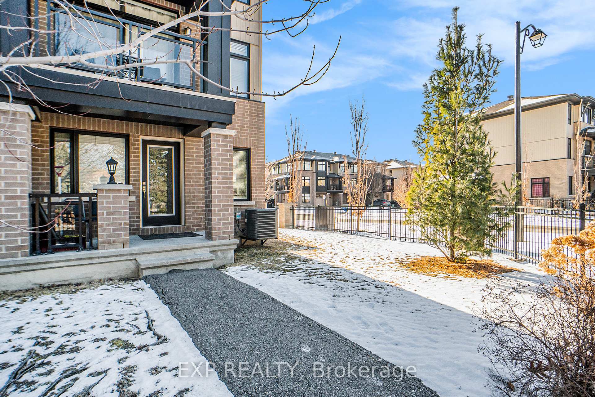 Photo 3 of 130 Wild Senna Way, Ottawa, Barrhaven - Longfields — HOMEH