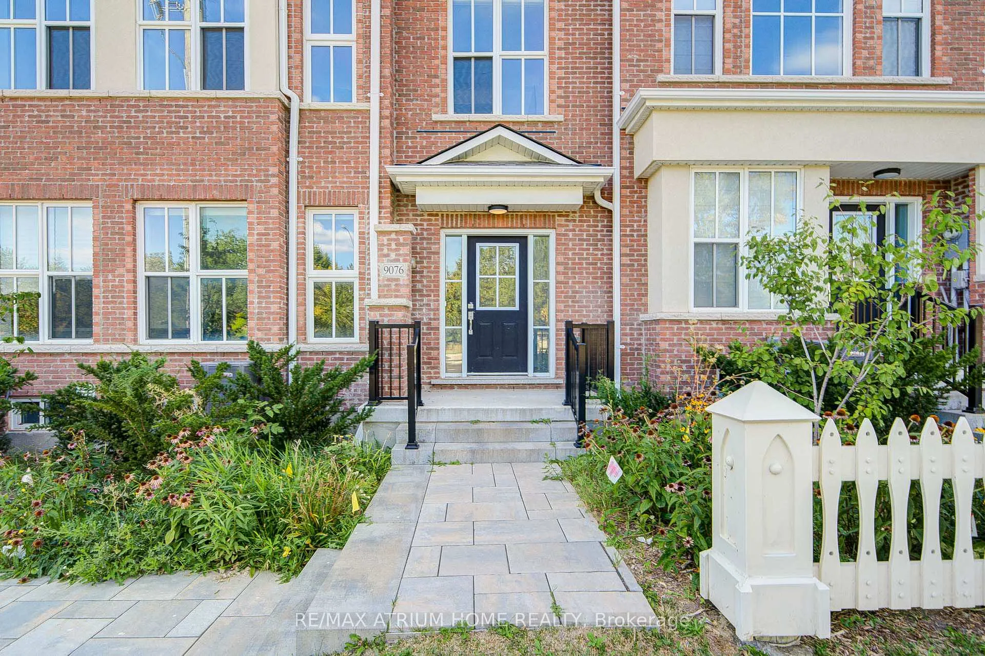 Photo 2 of 9076 Woodbine Ave, Markham, Buttonville — HOMEH