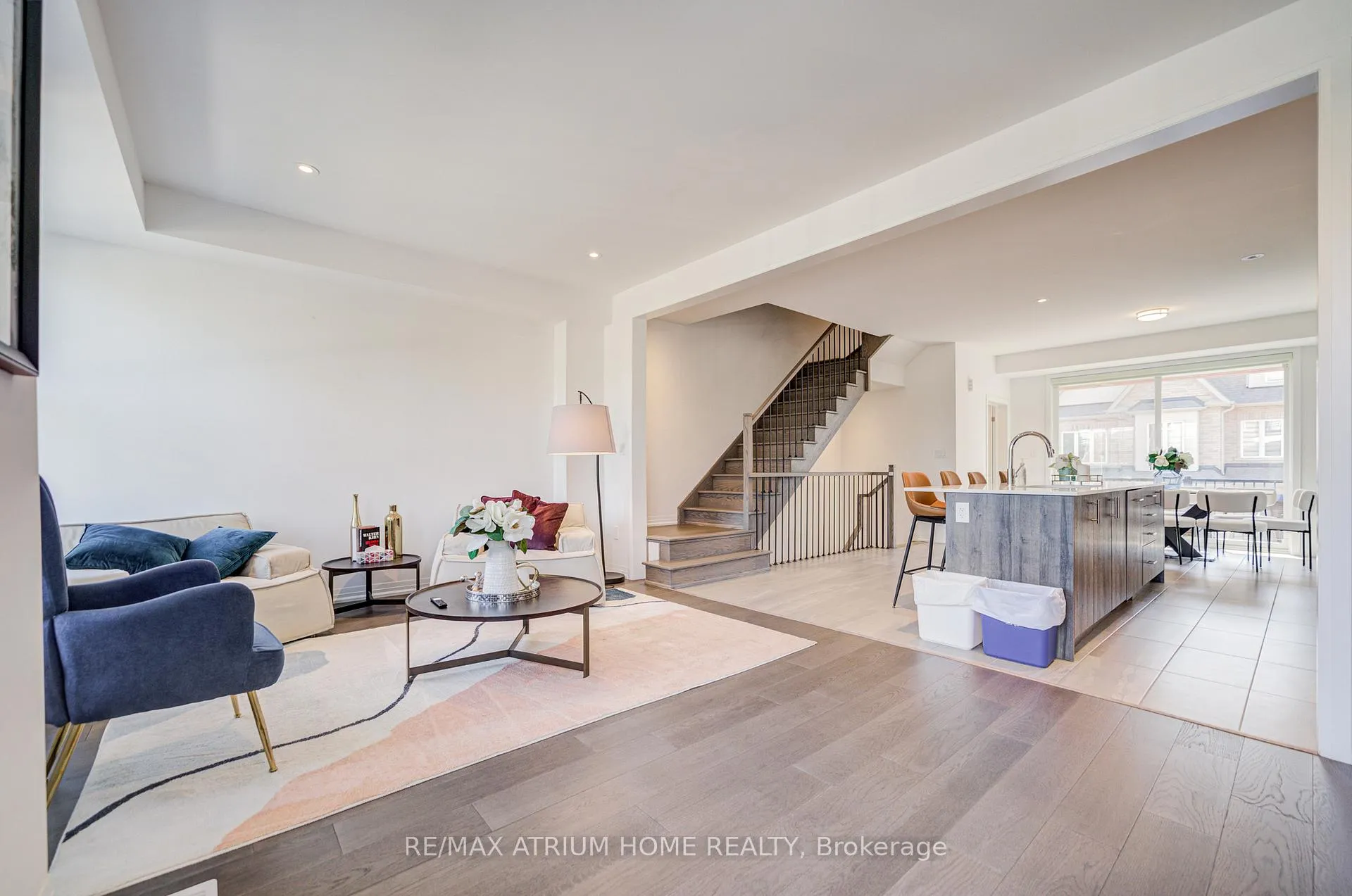 Photo 8 of 9076 Woodbine Ave, Markham, Buttonville — HOMEH