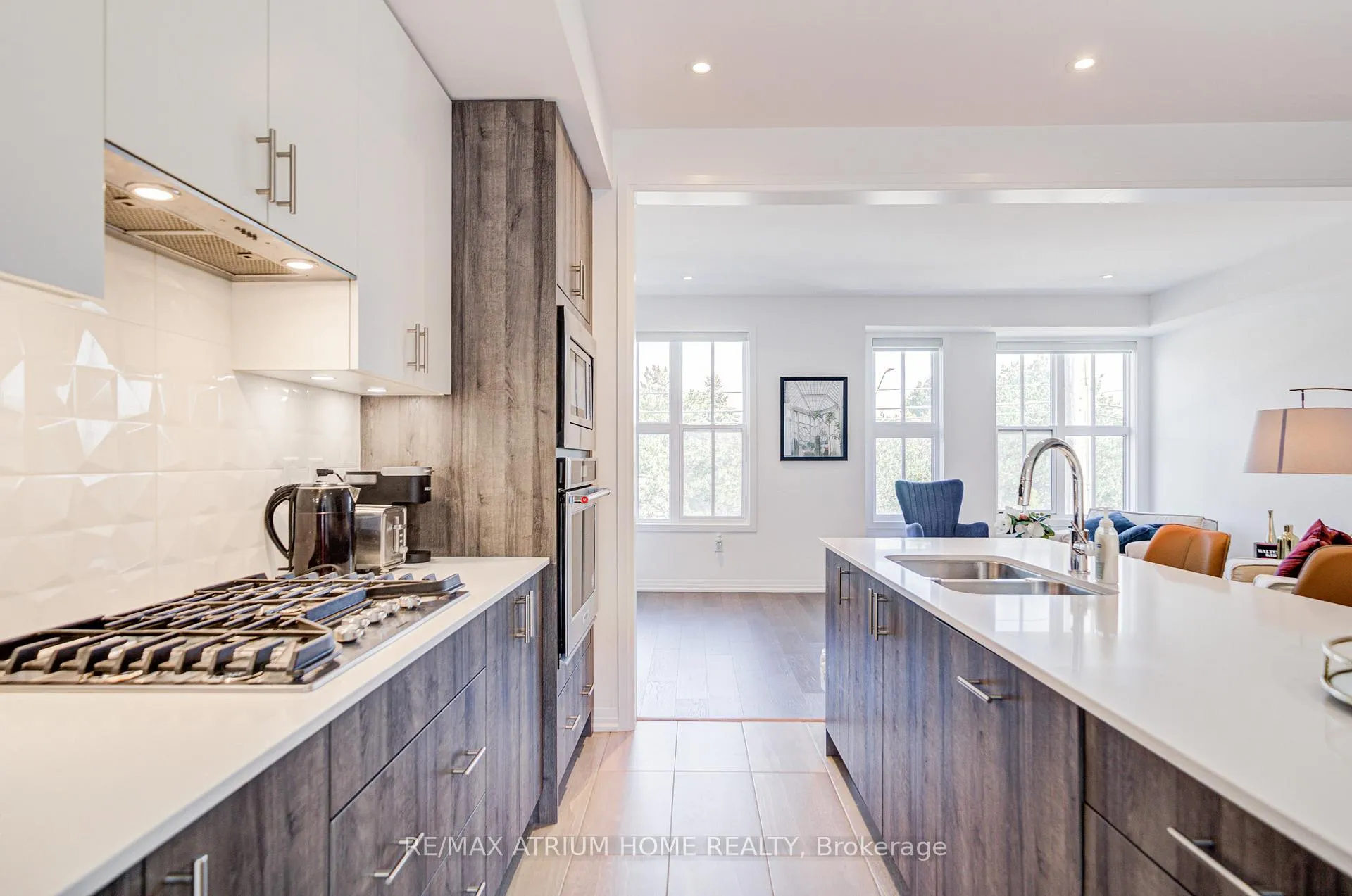 Photo 18 of 9076 Woodbine Ave, Markham, Buttonville — HOMEH