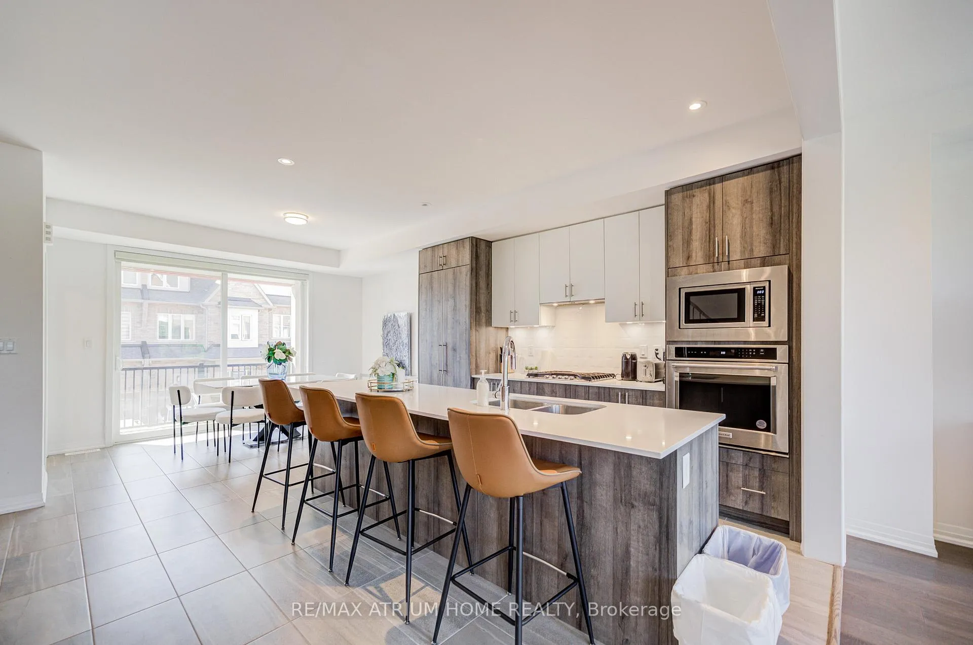 Photo 21 of 9076 Woodbine Ave, Markham, Buttonville — HOMEH